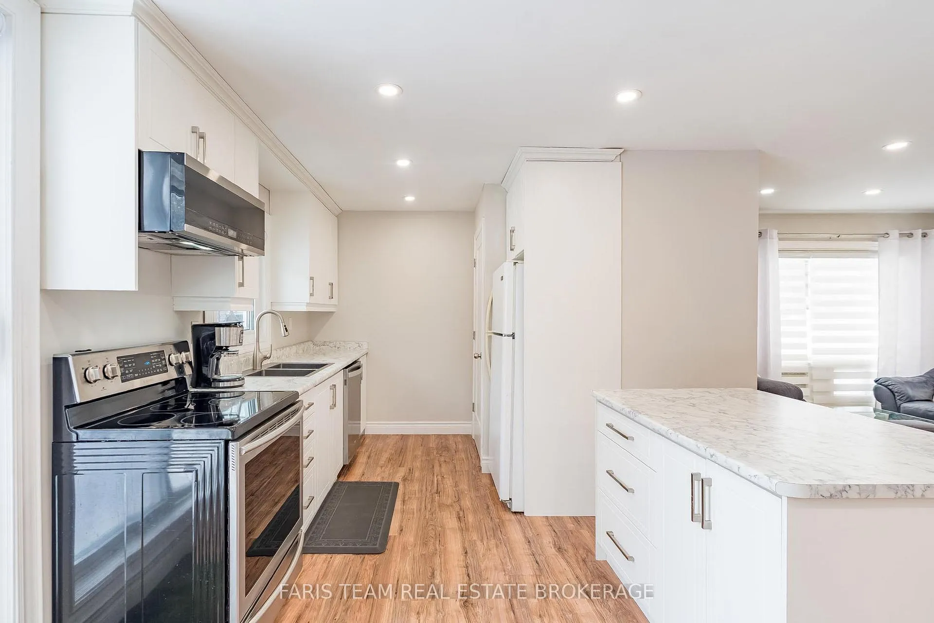 Photo 5 of 137 1st Avenue, Tay, Port McNicoll — HOMEH