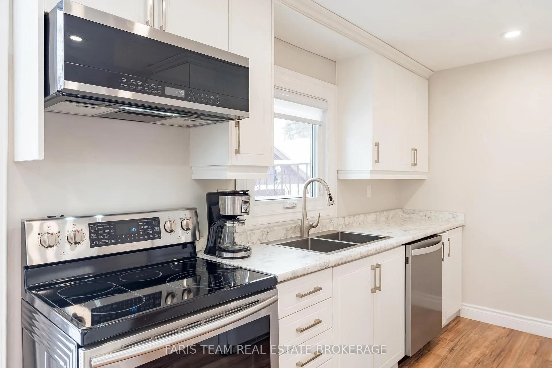 Photo 6 of 137 1st Avenue, Tay, Port McNicoll — HOMEH