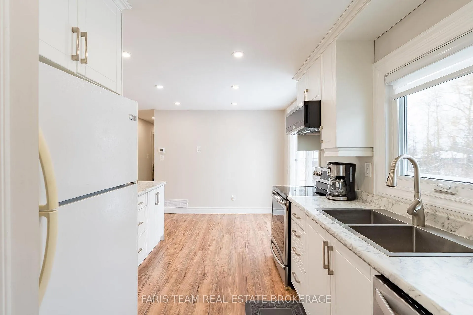 Photo 7 of 137 1st Avenue, Tay, Port McNicoll — HOMEH