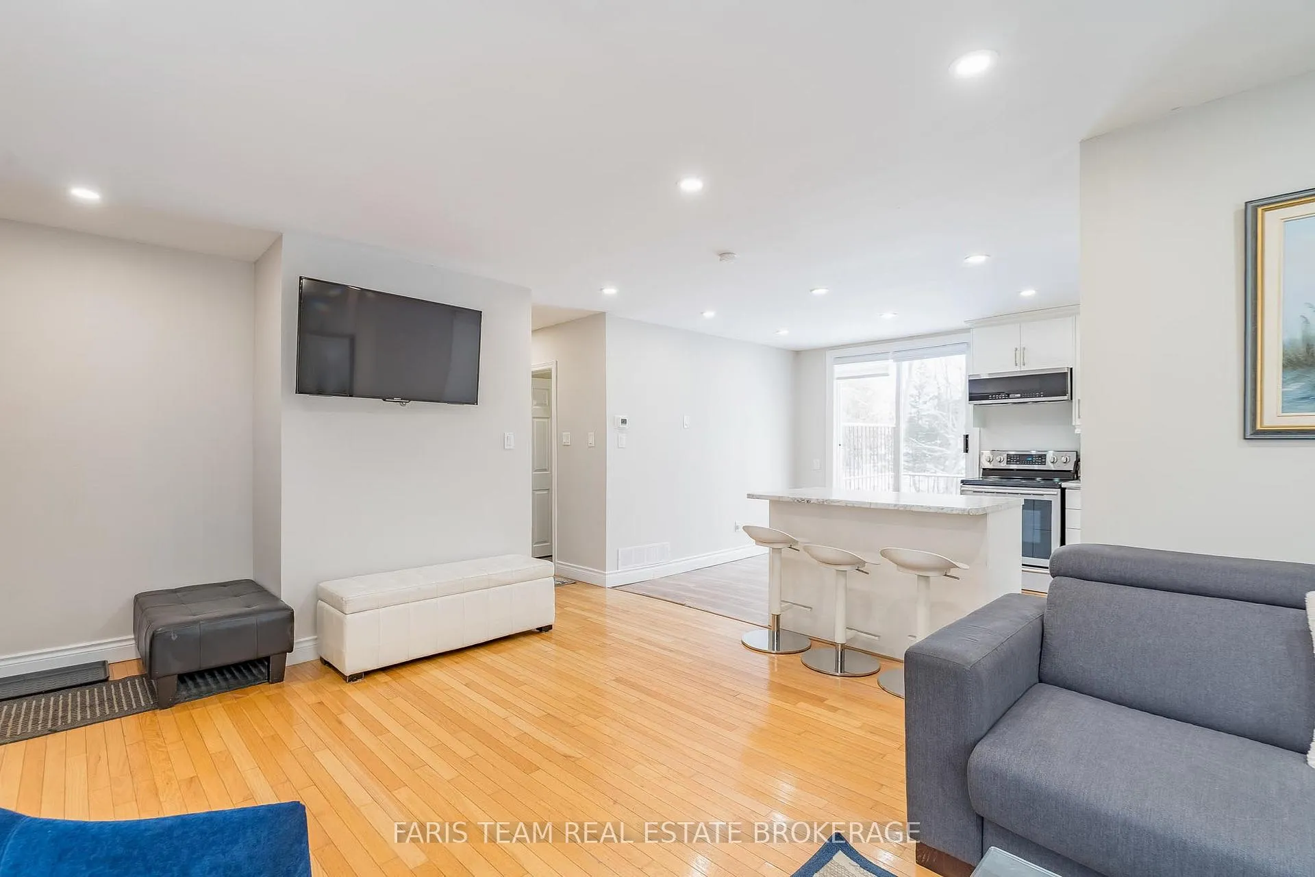 Photo 12 of 137 1st Avenue, Tay, Port McNicoll — HOMEH