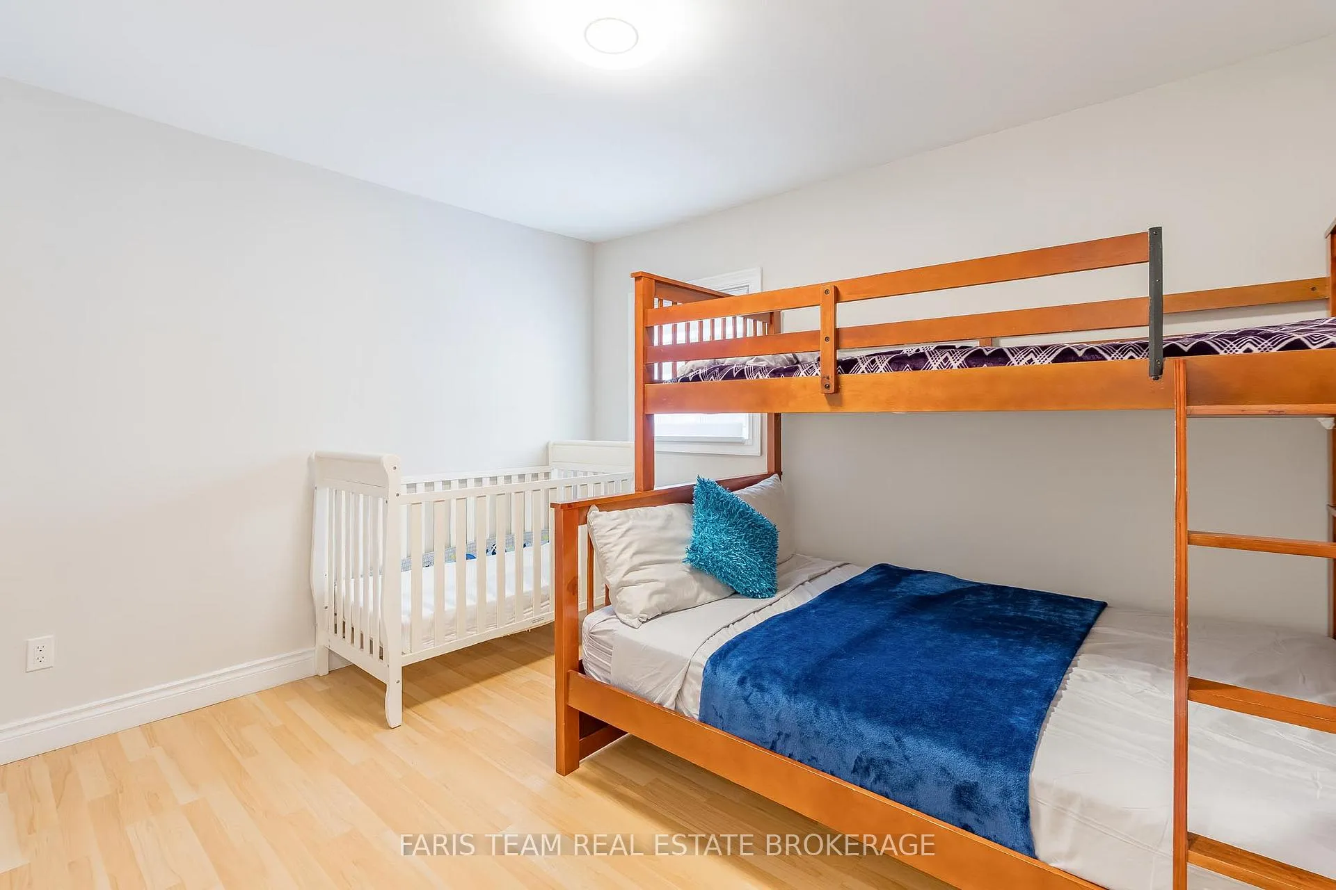 Photo 15 of 137 1st Avenue, Tay, Port McNicoll — HOMEH