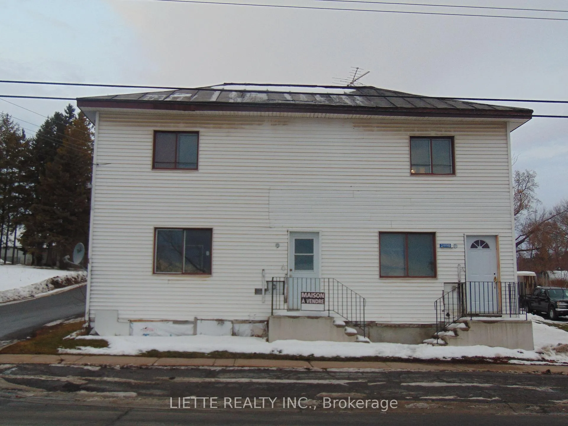 Photo 2 of 21919 Main Street, North Glengarry, North Glengarry (Lochiel) Twp — HOMEH