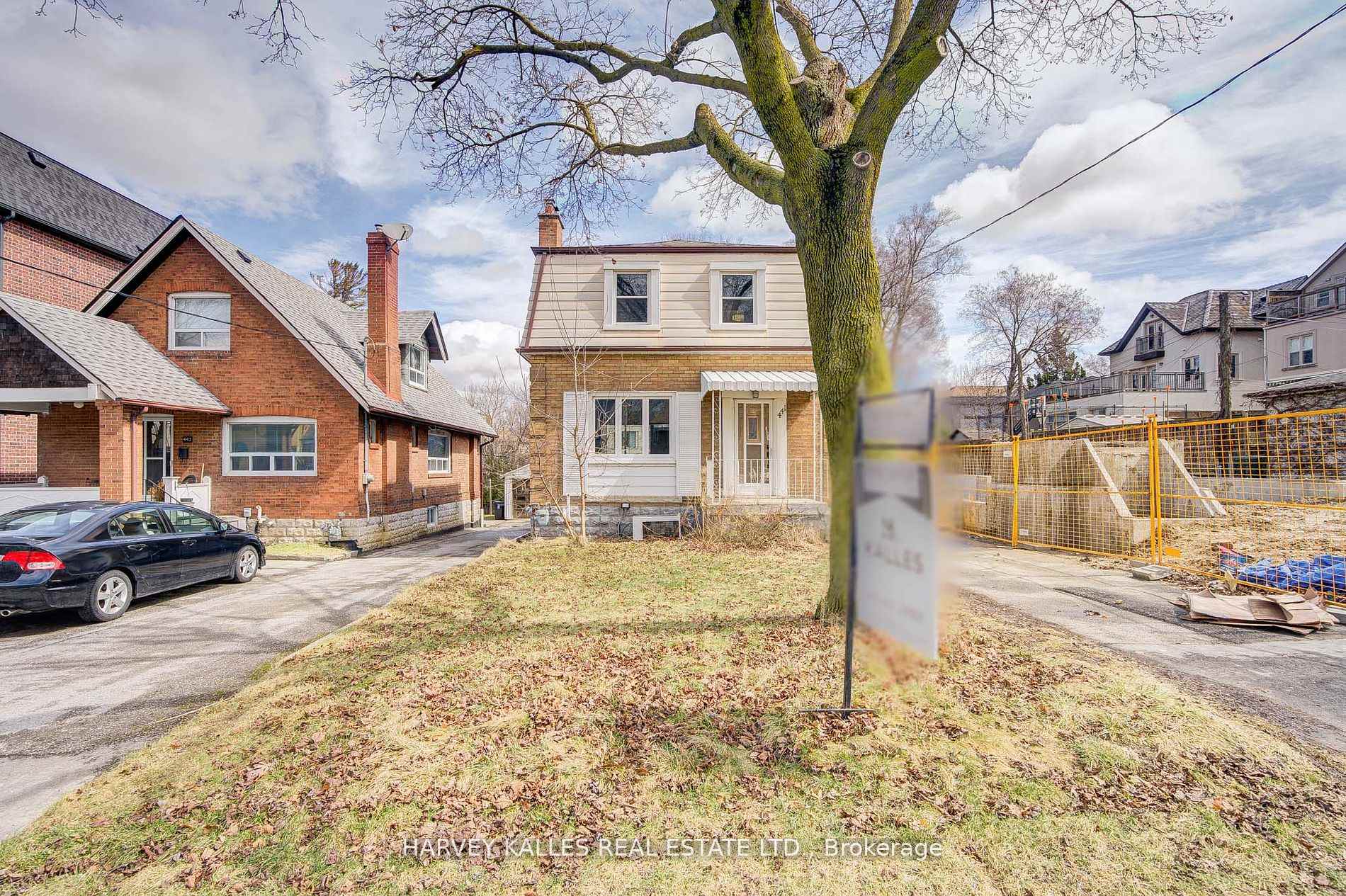 Front of 441 Winnett Avenue