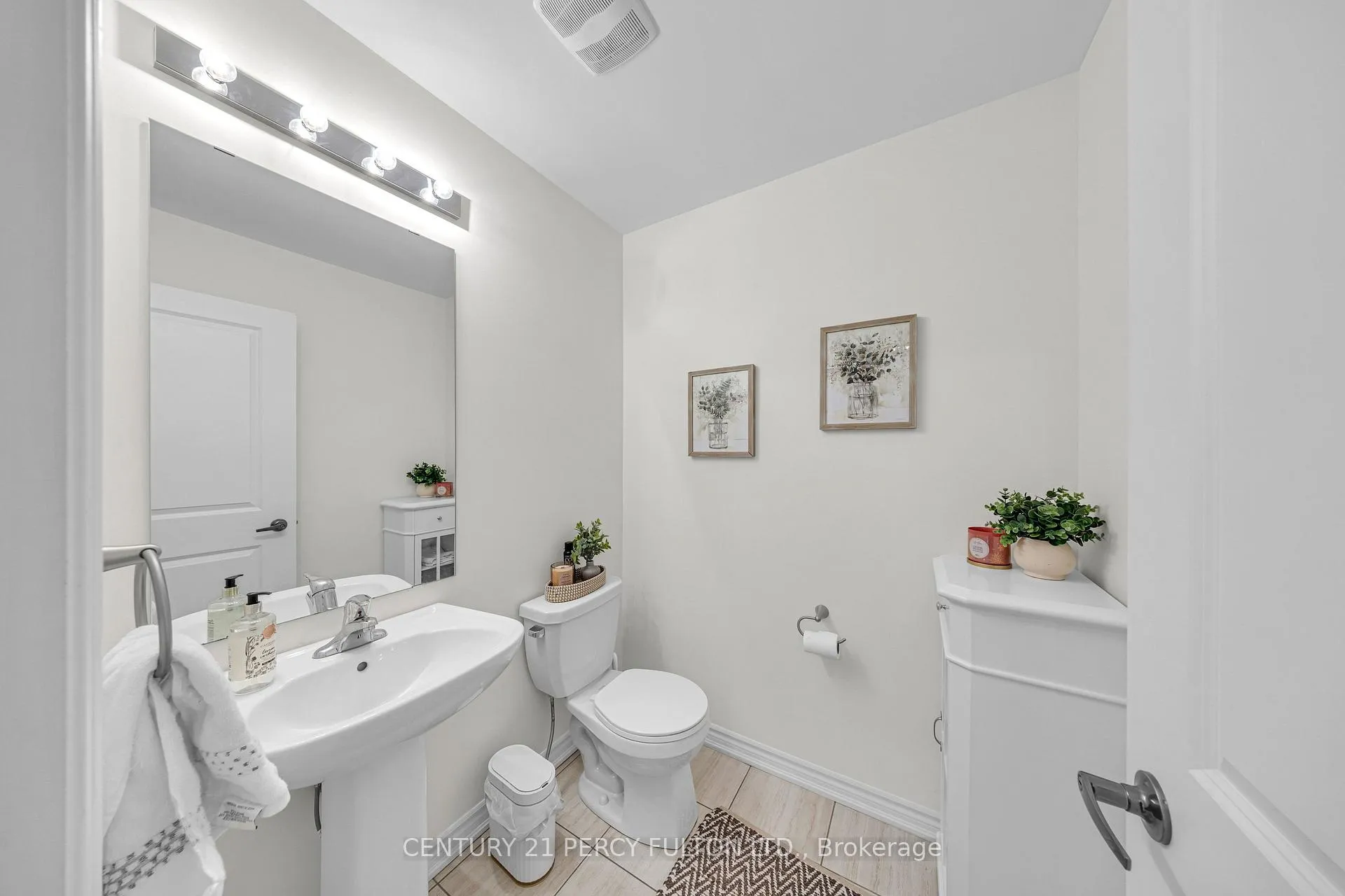 Photo 17 of 23 Honey Crisp Lane, Clarington, Bowmanville — HOMEH