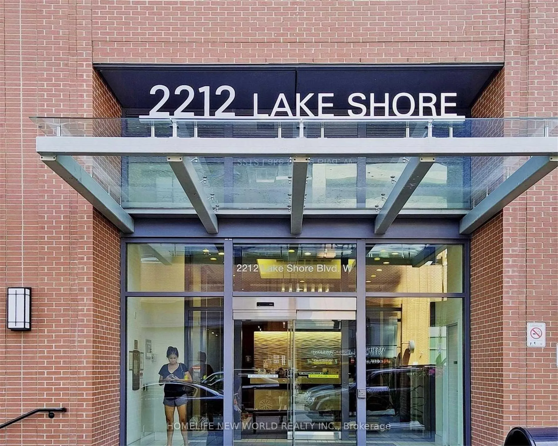 Front of Unit 2005, 2212 Lake Shore Boulevard W