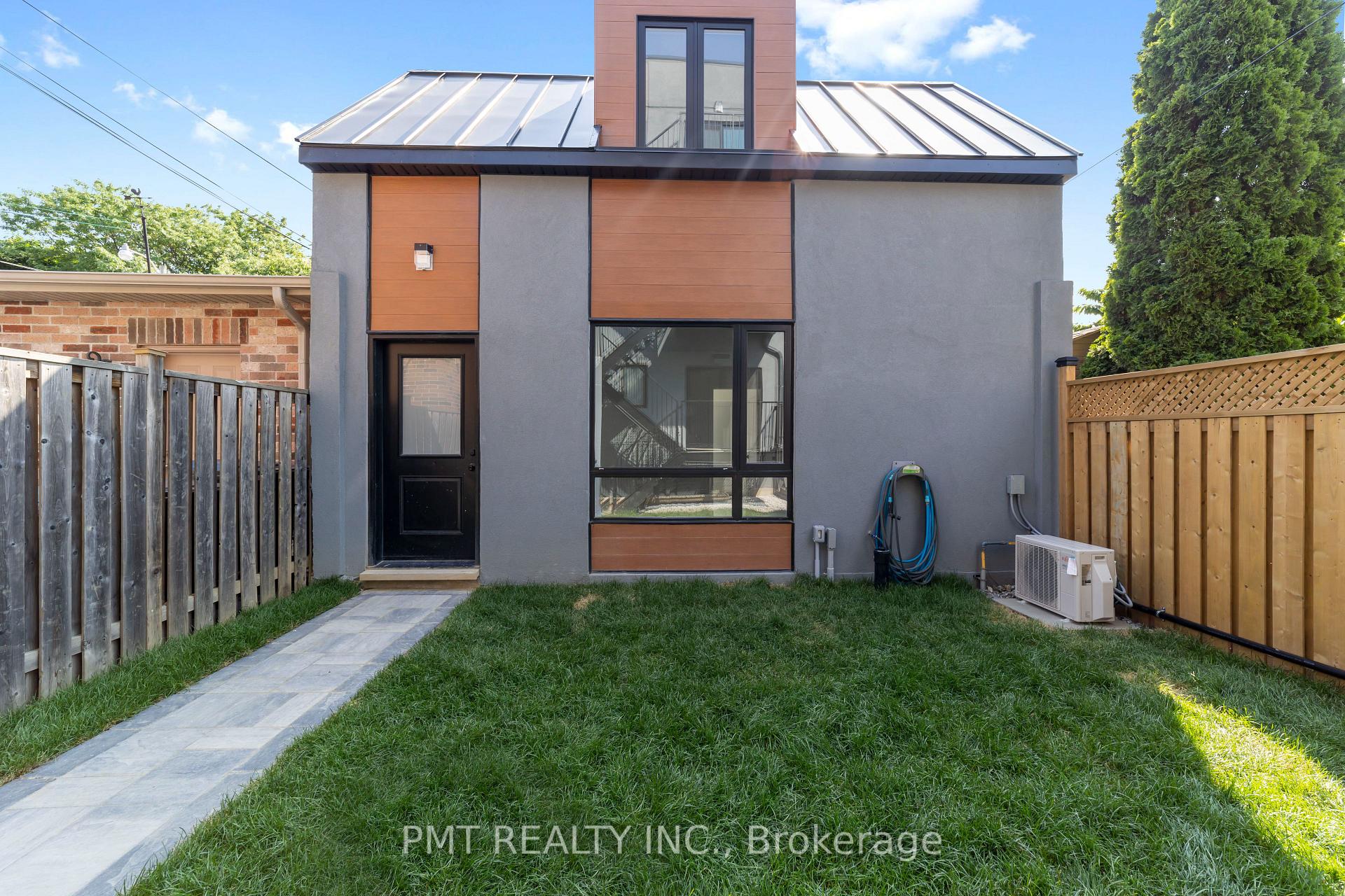 Front of Unit 1FL, 531 Delaware Avenue N