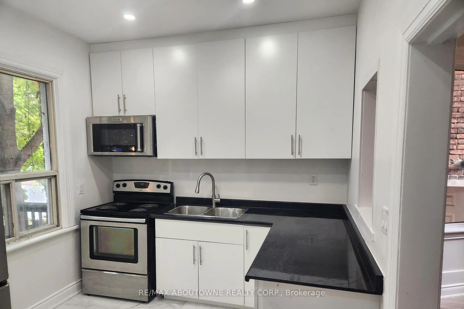 Photo 7 of 41 Somerset Avenue, Hamilton, Stipley — HOMEH
