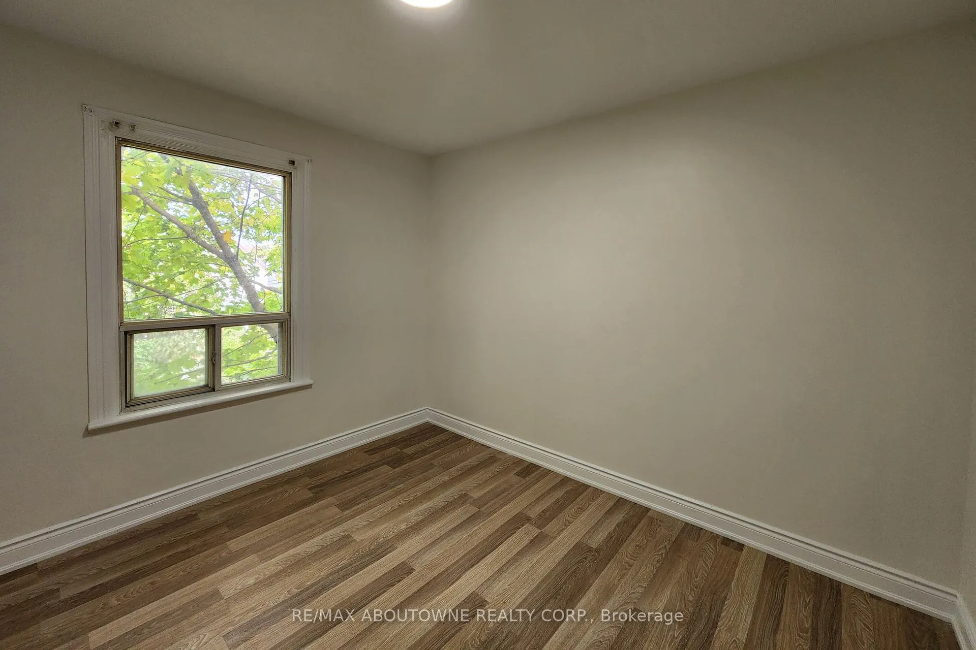 Photo 12 of 41 Somerset Avenue, Hamilton, Stipley — HOMEH