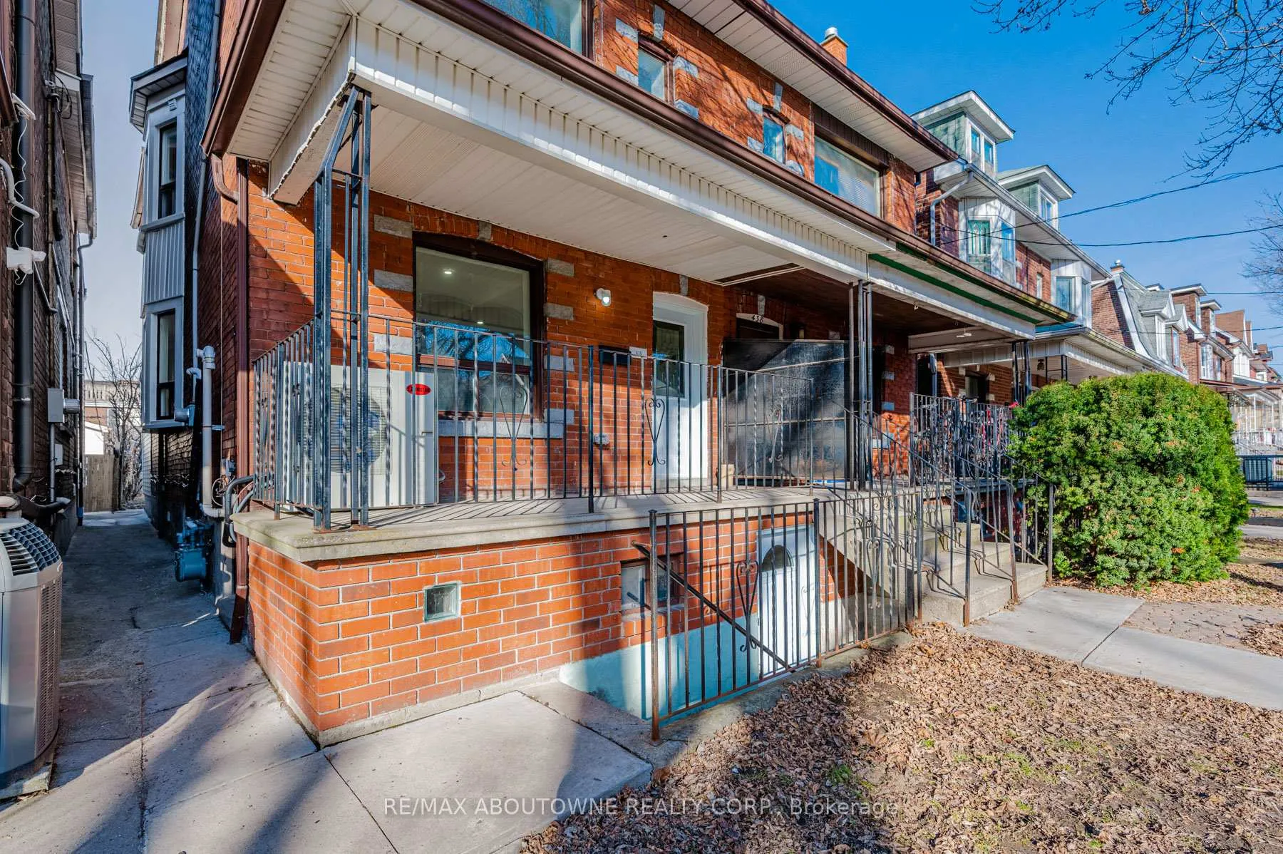 Photo 2 of Unit Lower, 436 Concord Avenue, Toronto, Dovercourt-Wallace Emerson-Junction — HOMEH