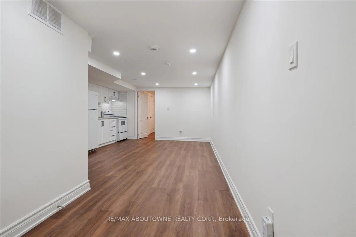 Photo 4 of Unit Lower, 436 Concord Avenue, Toronto, Dovercourt-Wallace Emerson-Junction — HOMEH