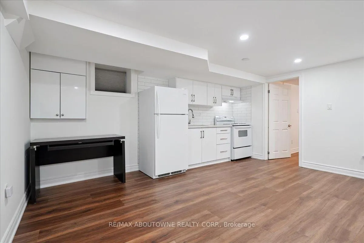 Photo 5 of Unit Lower, 436 Concord Avenue, Toronto, Dovercourt-Wallace Emerson-Junction — HOMEH