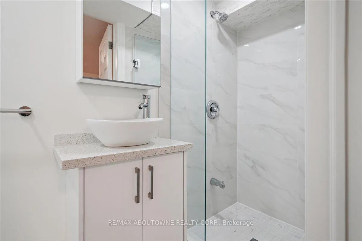 Photo 15 of Unit Lower, 436 Concord Avenue, Toronto, Dovercourt-Wallace Emerson-Junction — HOMEH