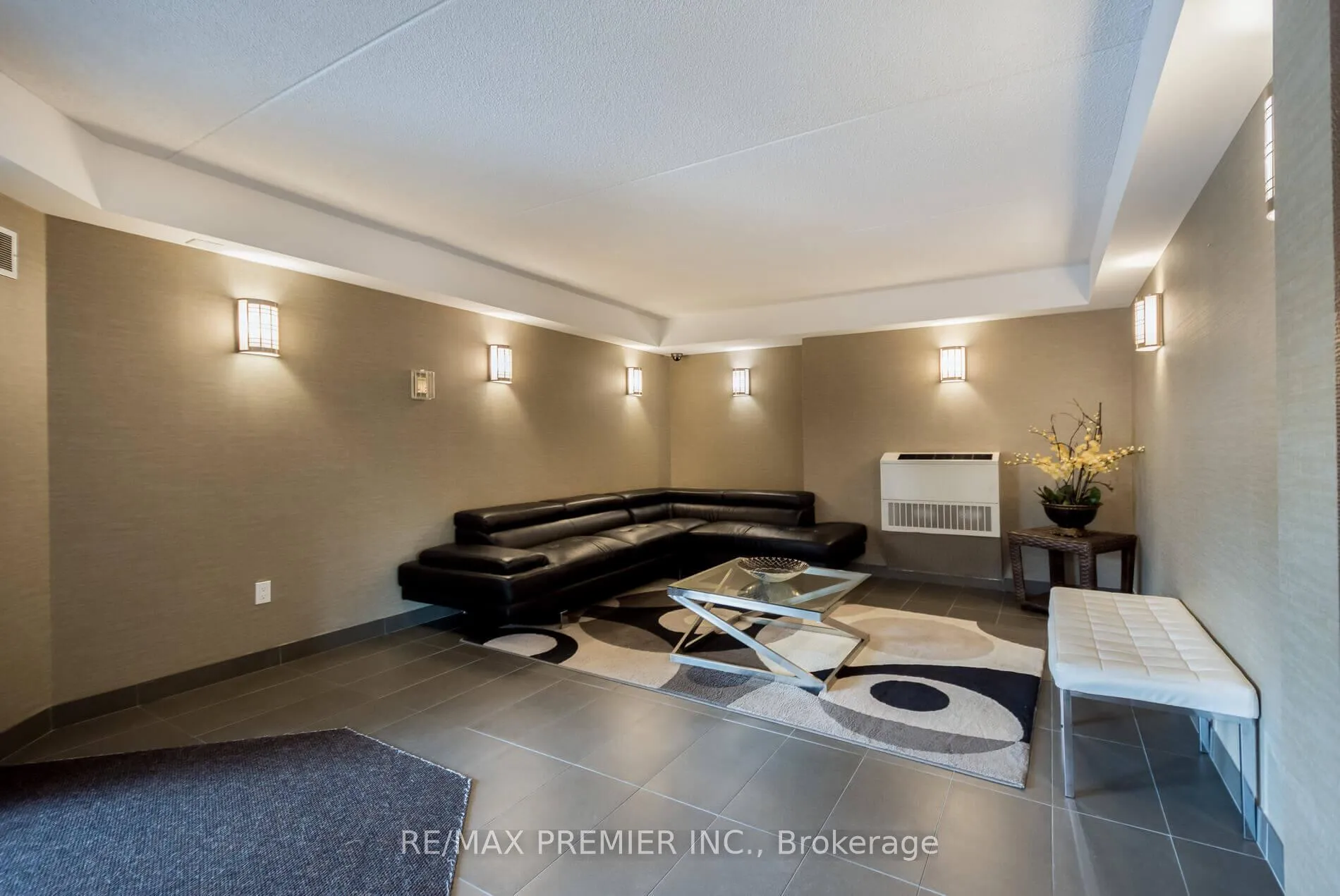 Photo 2 of Unit 205, 250 Pine Grove Road, Vaughan, Islington Woods — HOMEH