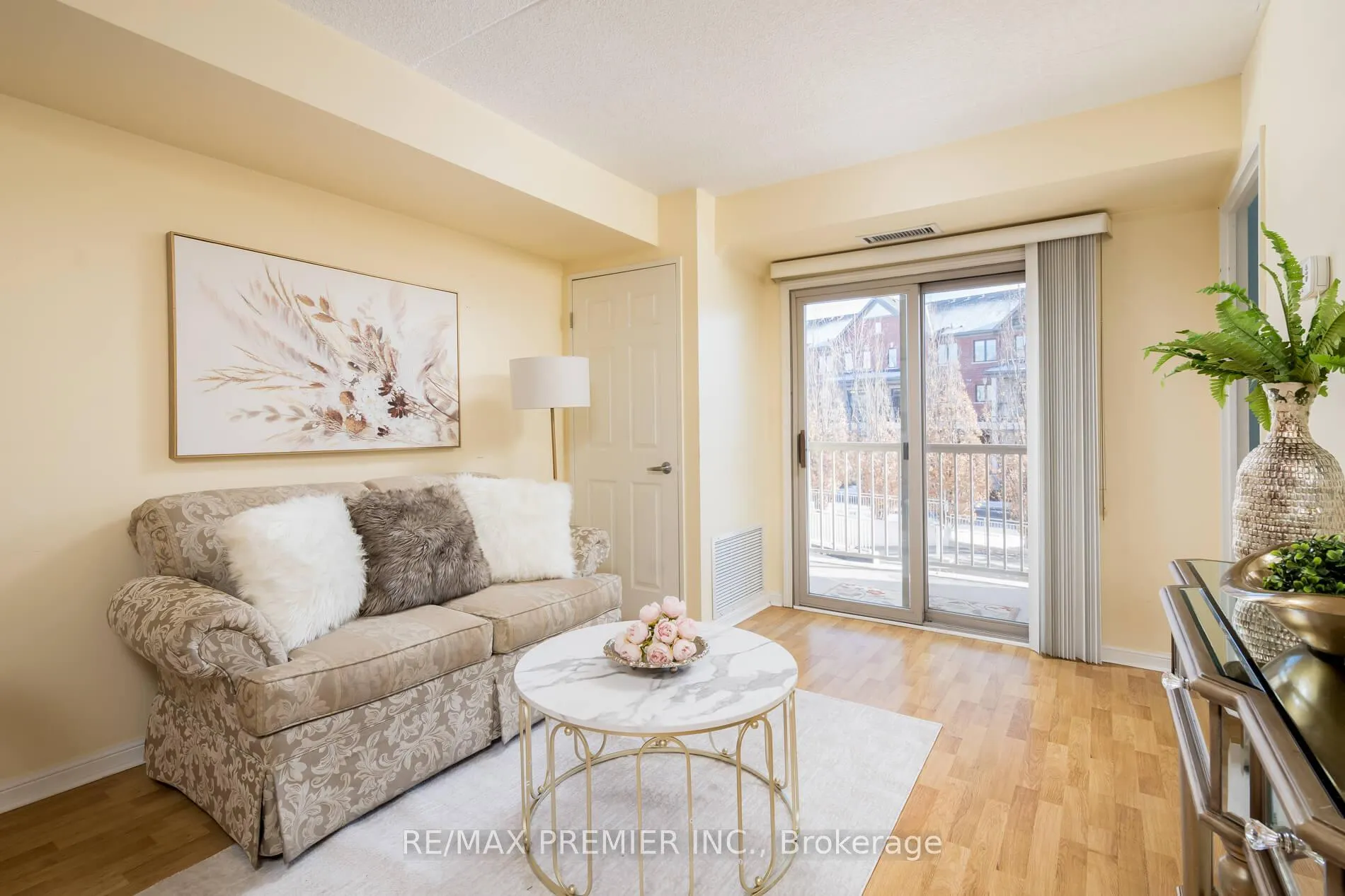 Photo 3 of Unit 205, 250 Pine Grove Road, Vaughan, Islington Woods — HOMEH