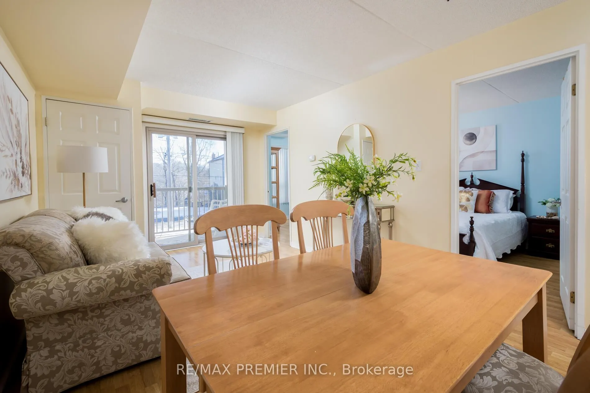 Photo 5 of Unit 205, 250 Pine Grove Road, Vaughan, Islington Woods — HOMEH
