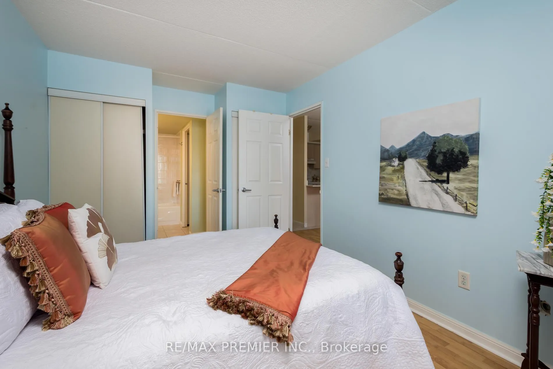 Photo 18 of Unit 205, 250 Pine Grove Road, Vaughan, Islington Woods — HOMEH