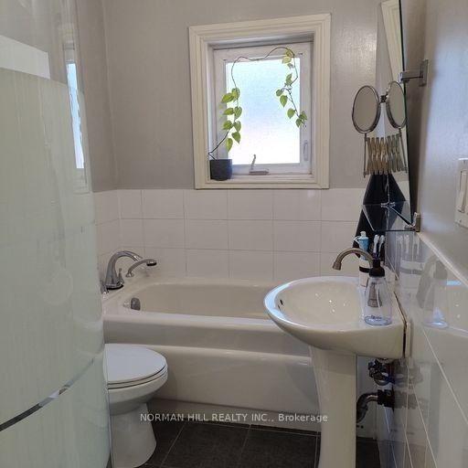 Photo 17 of Unit 2nd Flr, 61 Claxton Boulevard, Toronto, Forest Hill South — HOMEH