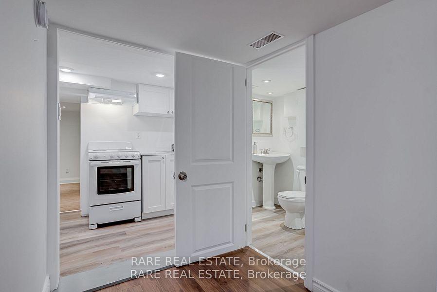 Photo 5 of Unit Lower Level, 897 Manning Avenue, Toronto, The Annex — HOMEH