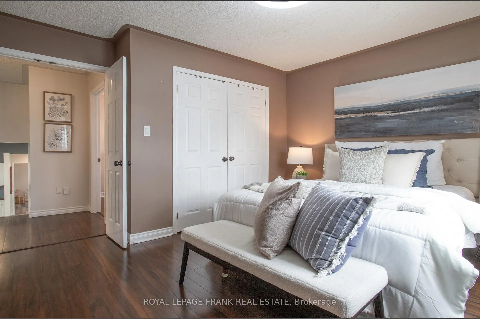 Photo 16 of 35 Dale Park Drive, Clarington, Courtice — HOMEH