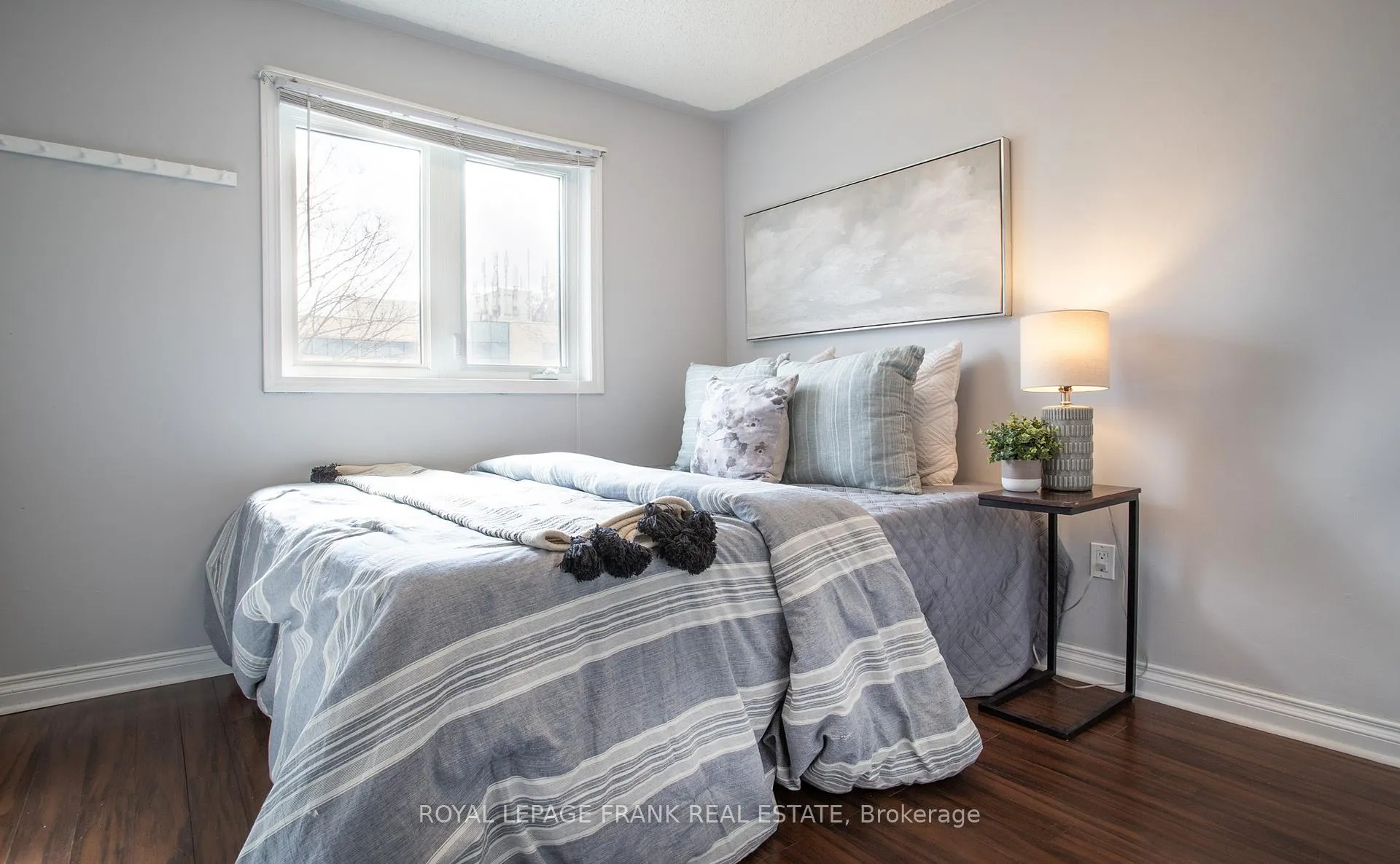 Photo 17 of 35 Dale Park Drive, Clarington, Courtice — HOMEH