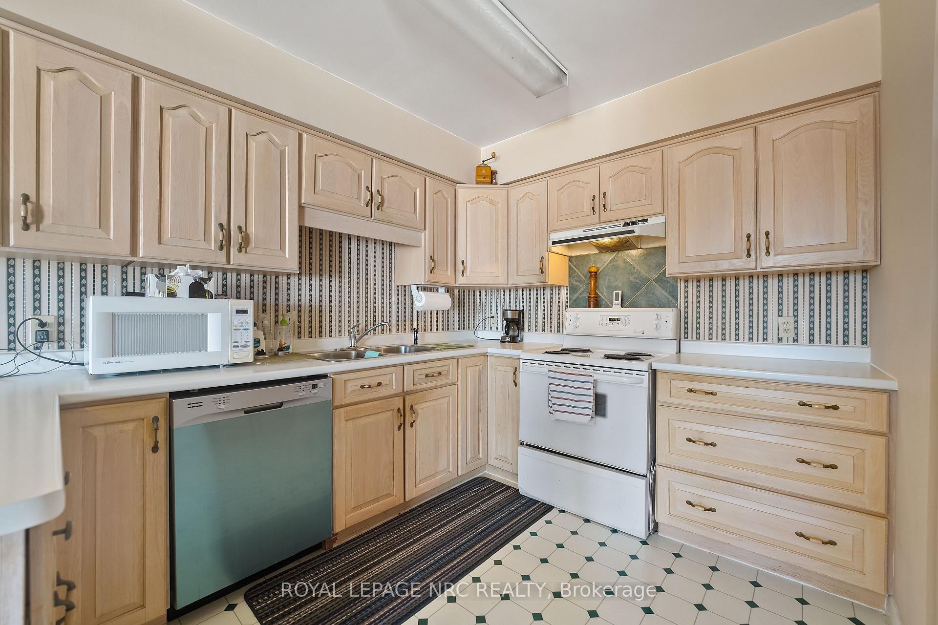 Photo 9 of 109 Bartlett Street, Thorold, Allanburg/Thorold South — HOMEH