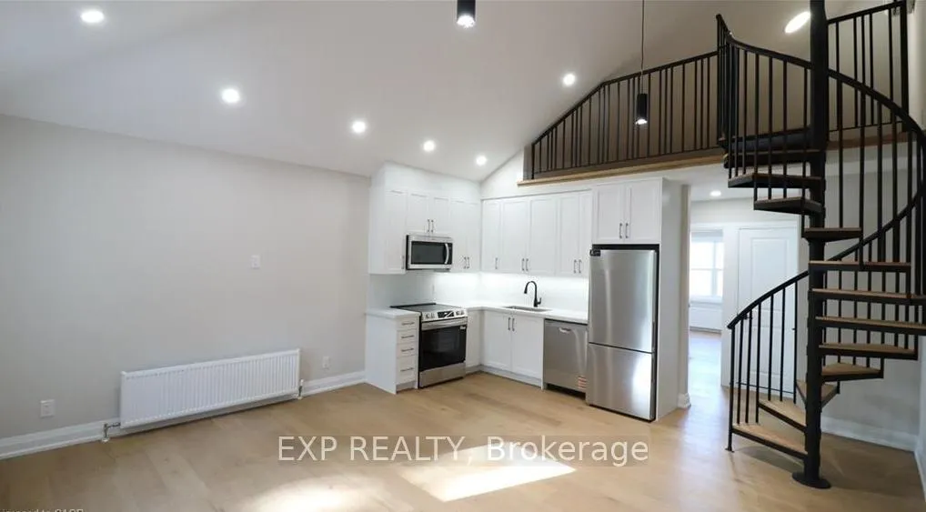 Photo 6 of Unit 3B, 875 Millwood Road, Toronto, Leaside — HOMEH