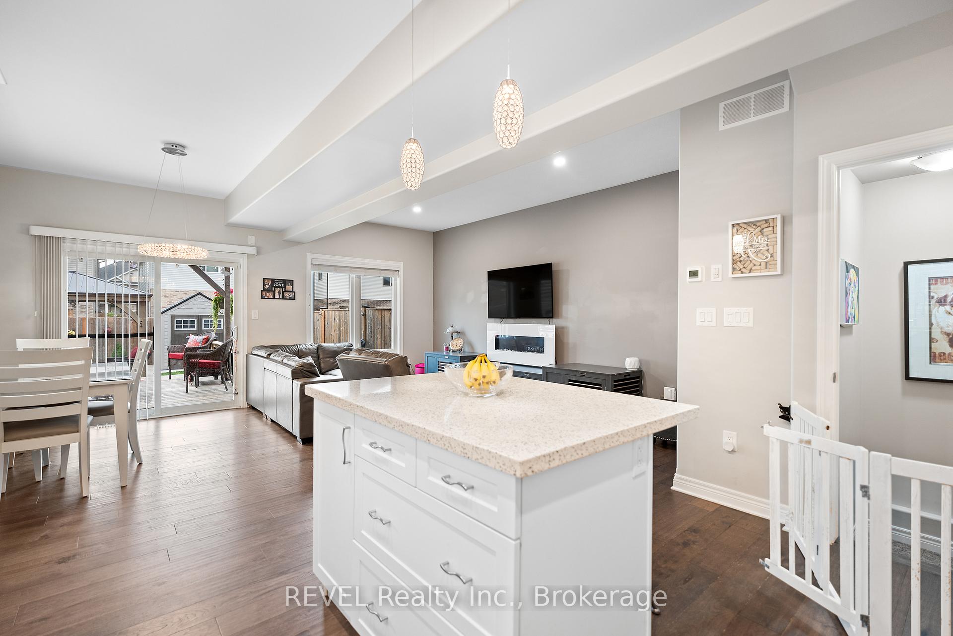 Photo 11 of 10 Harmony Way, Thorold, Rolling Meadows — HOMEH