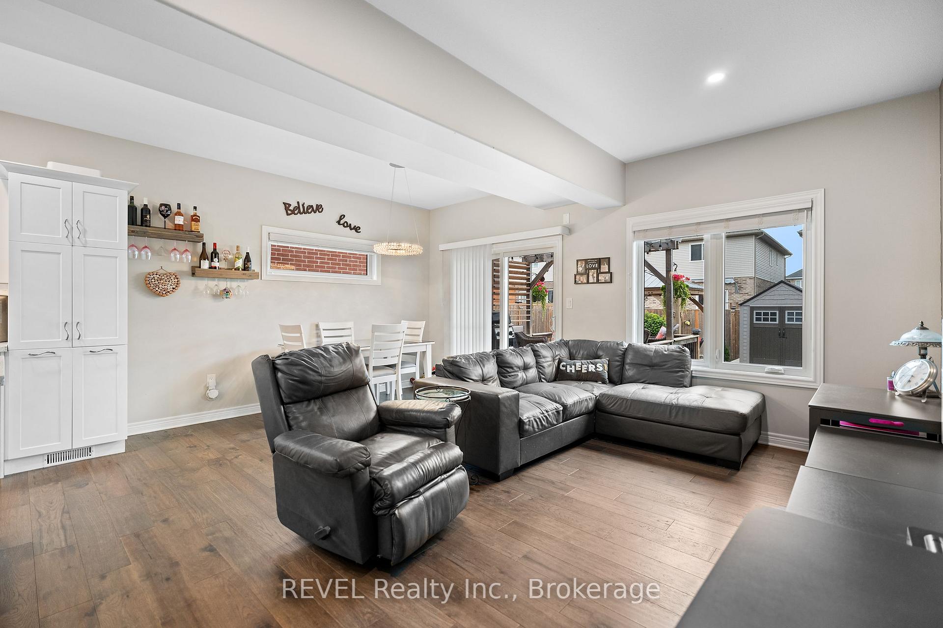 Photo 13 of 10 Harmony Way, Thorold, Rolling Meadows — HOMEH