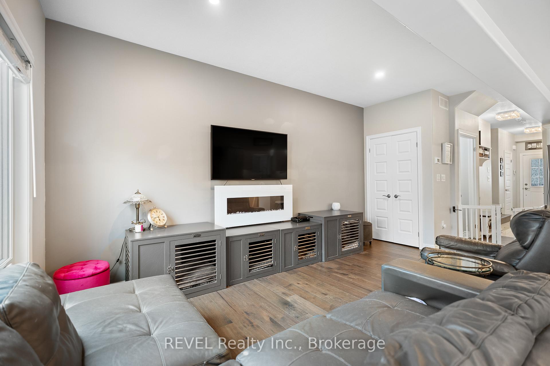 Photo 16 of 10 Harmony Way, Thorold, Rolling Meadows — HOMEH