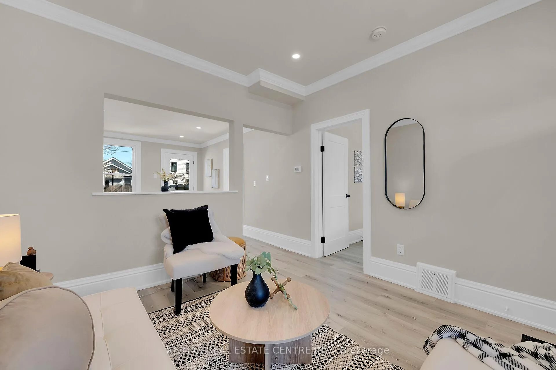 Photo 11 of 70 Robins Avenue, Hamilton, Crown Point — HOMEH