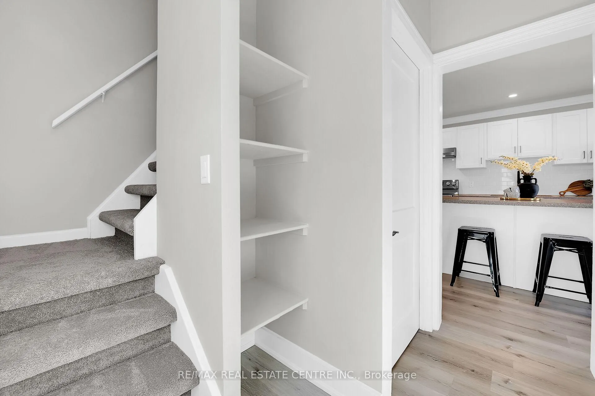 Photo 15 of 70 Robins Avenue, Hamilton, Crown Point — HOMEH