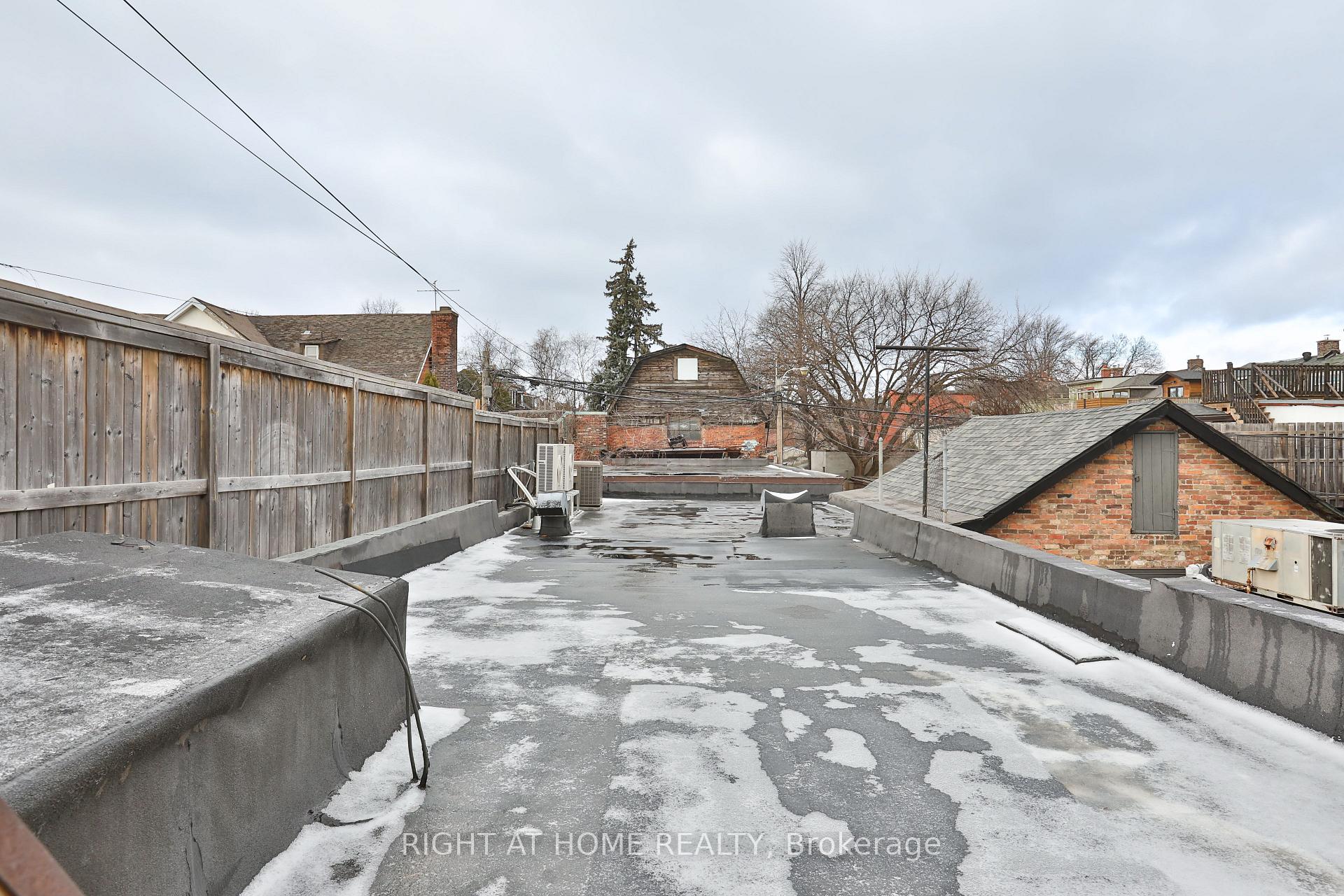 Photo 8 of Unit 2F, 556 College Street, Toronto, Palmerston-Little Italy — HOMEH