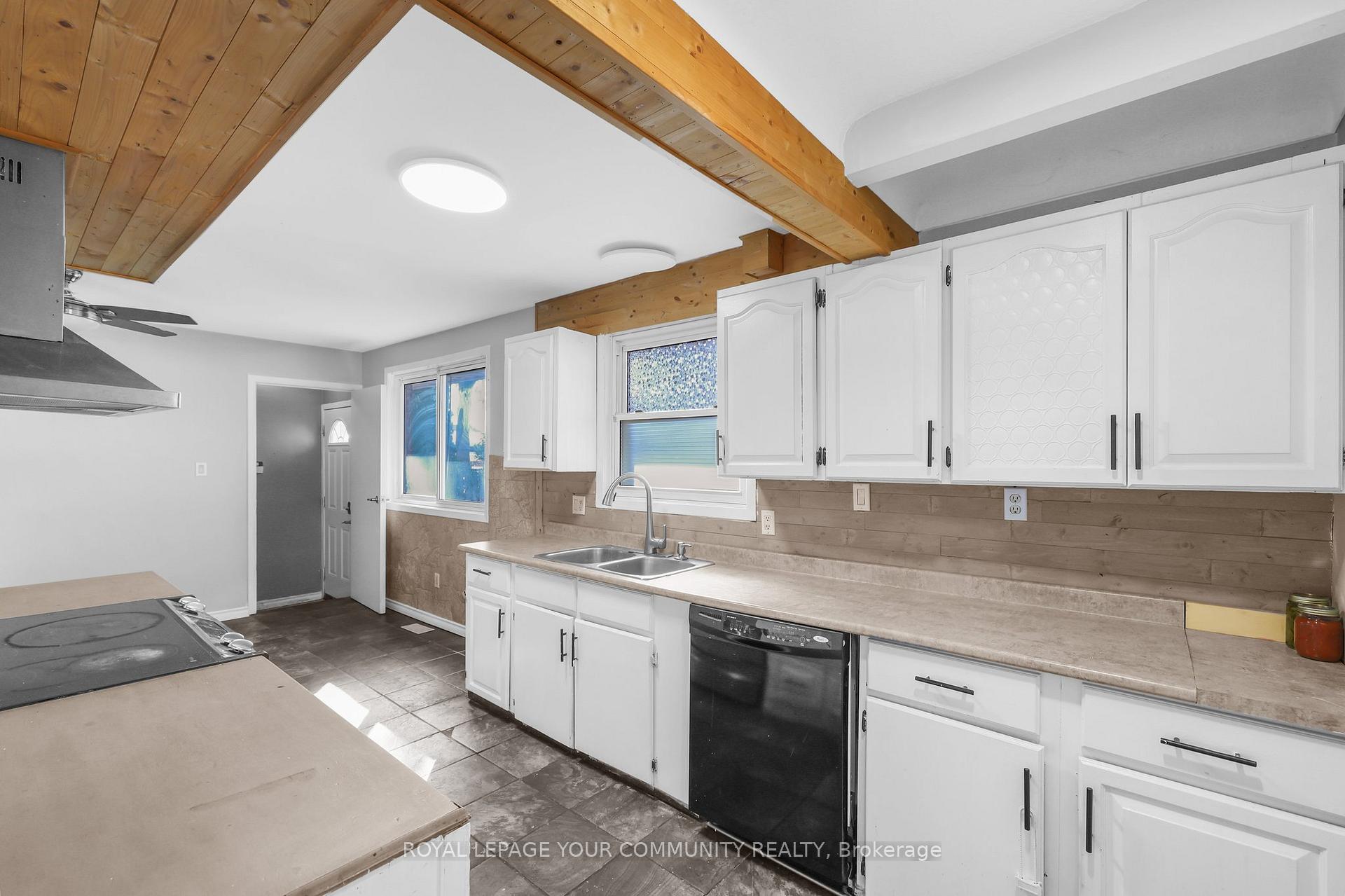 Photo 5 of 174 Niagara Falls Road, Thorold, Allanburg/Thorold South — HOMEH