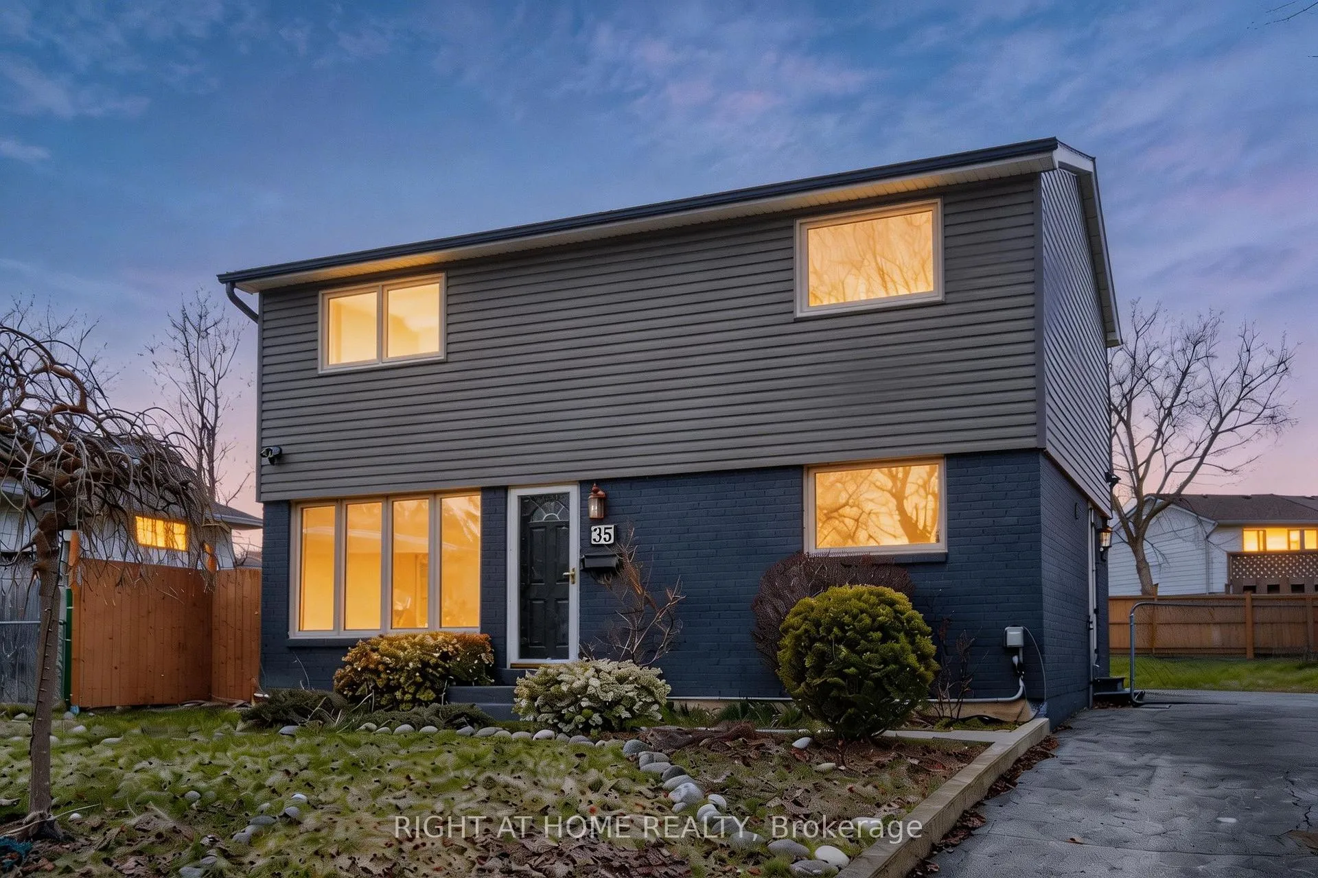 Front of 35 Tillbrook Court