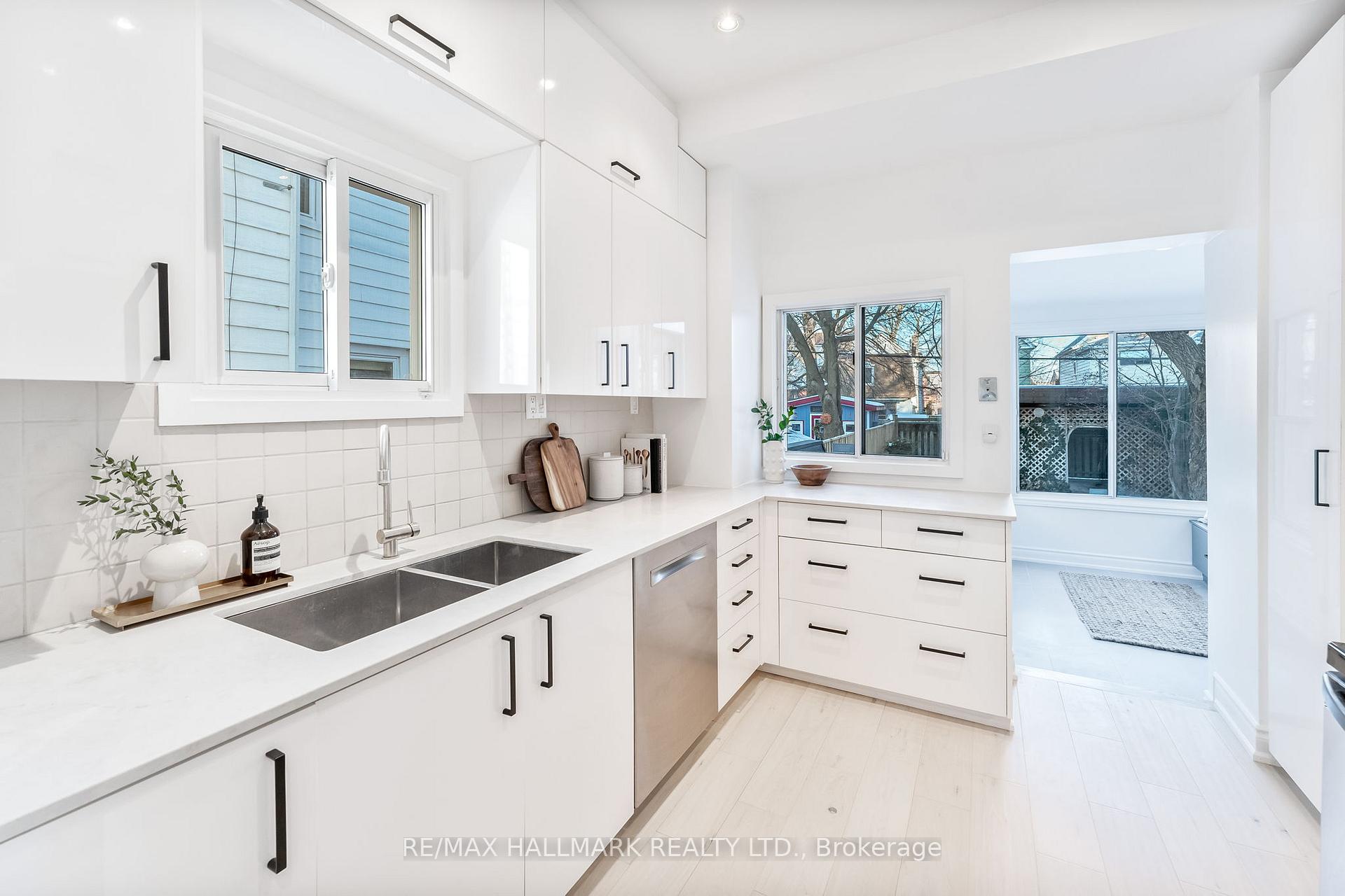 Photo 13 of 963 Logan Avenue, Toronto, Playter Estates-Danforth — HOMEH