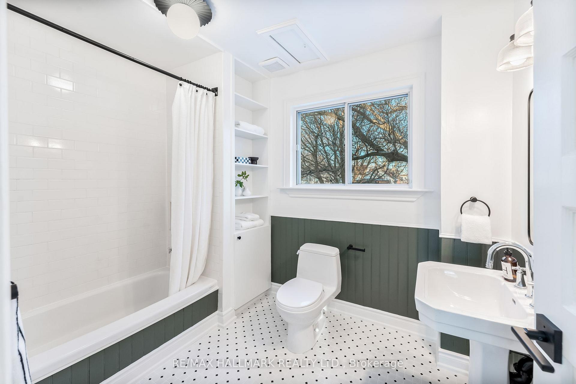 Photo 25 of 963 Logan Avenue, Toronto, Playter Estates-Danforth — HOMEH