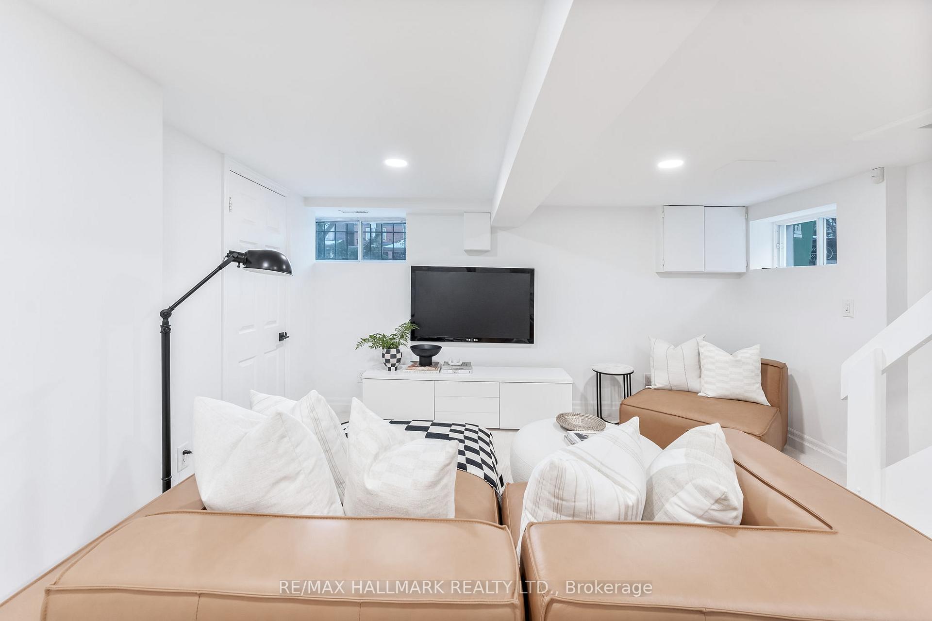 Photo 33 of 963 Logan Avenue, Toronto, Playter Estates-Danforth — HOMEH