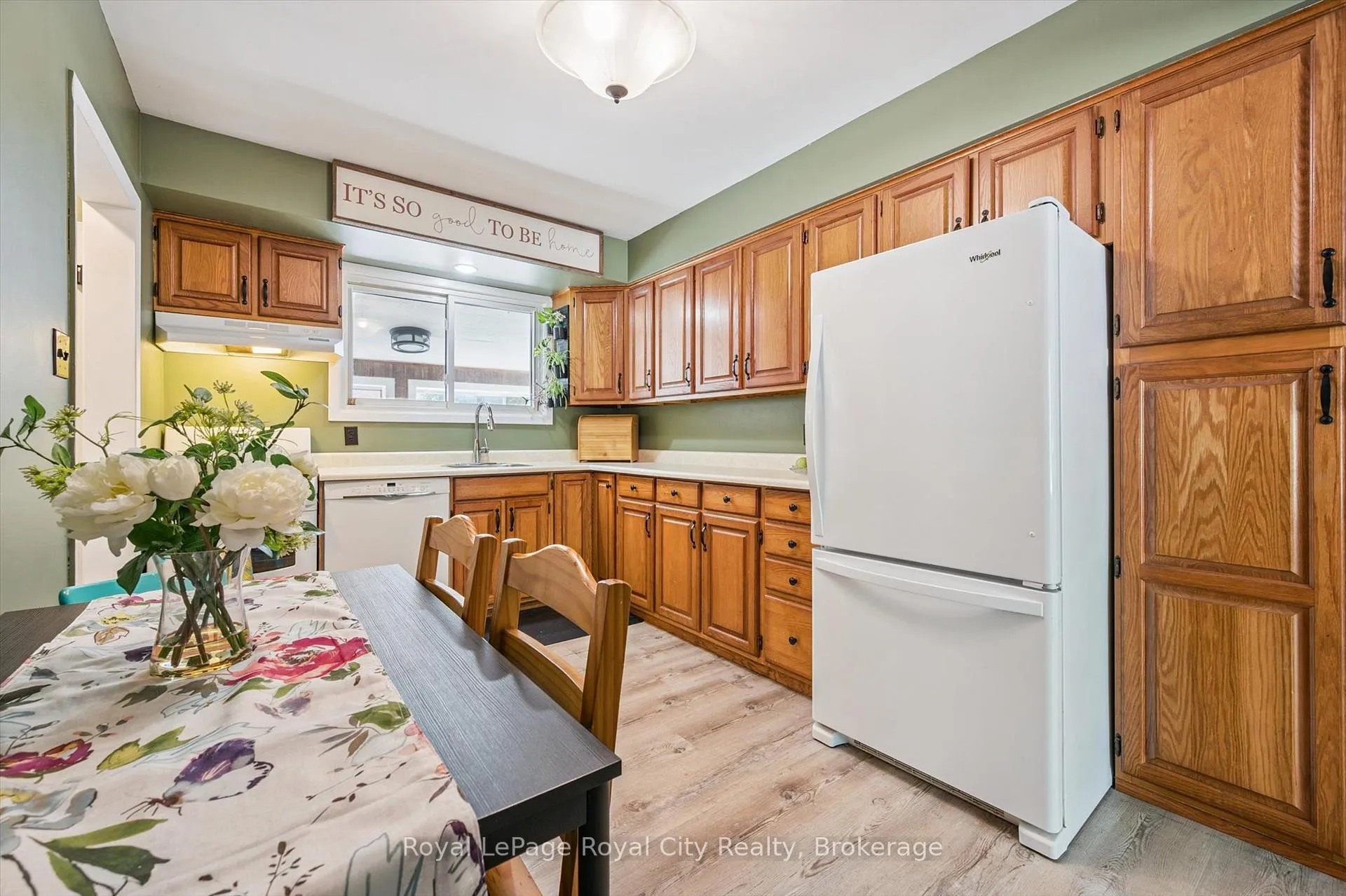 Photo 11 of 24 Julia Drive, Guelph, Junction/Onward Willow — HOMEH