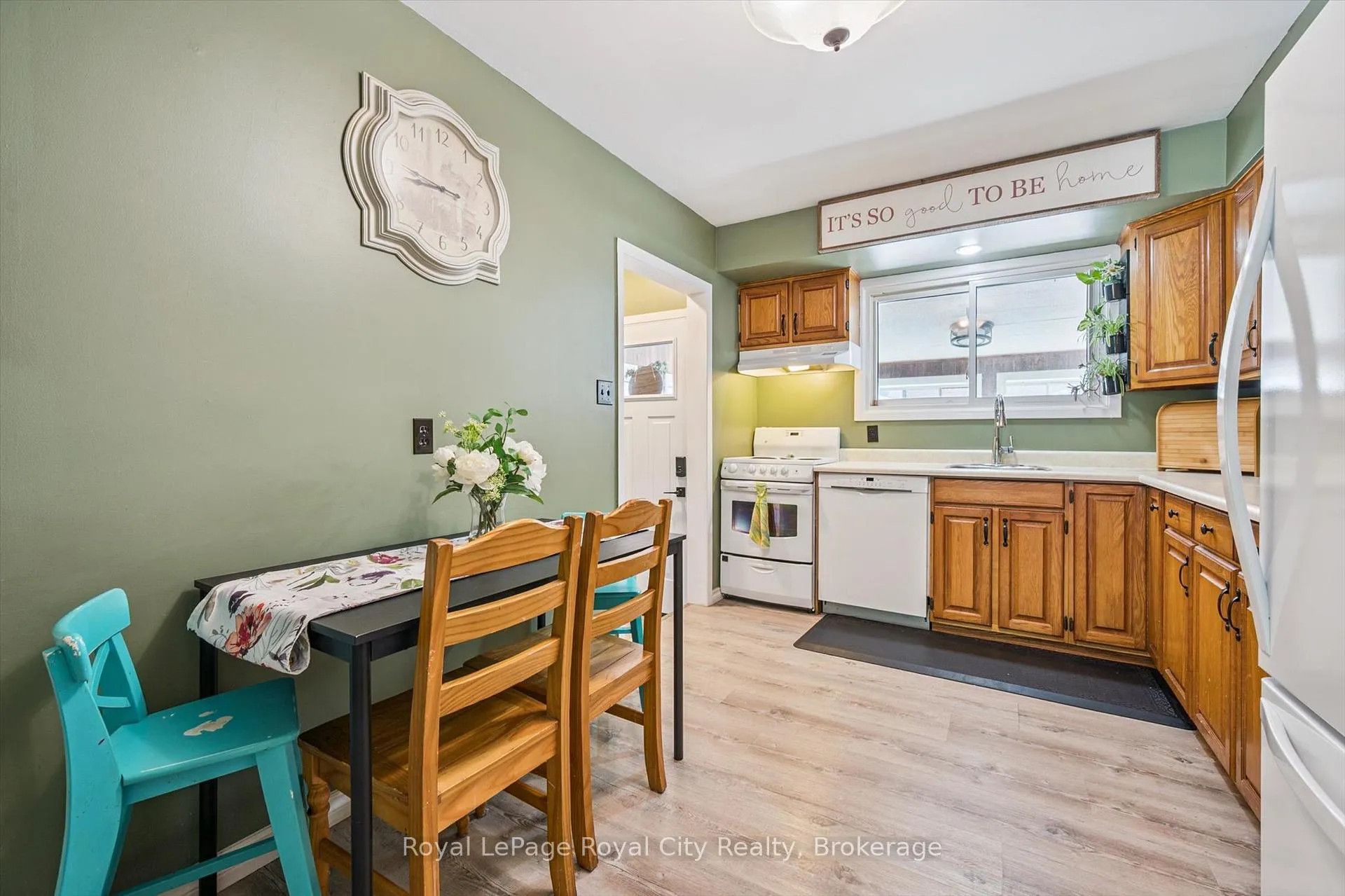 Photo 12 of 24 Julia Drive, Guelph, Junction/Onward Willow — HOMEH