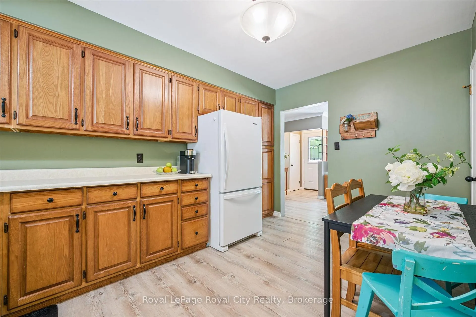 Photo 14 of 24 Julia Drive, Guelph, Junction/Onward Willow — HOMEH