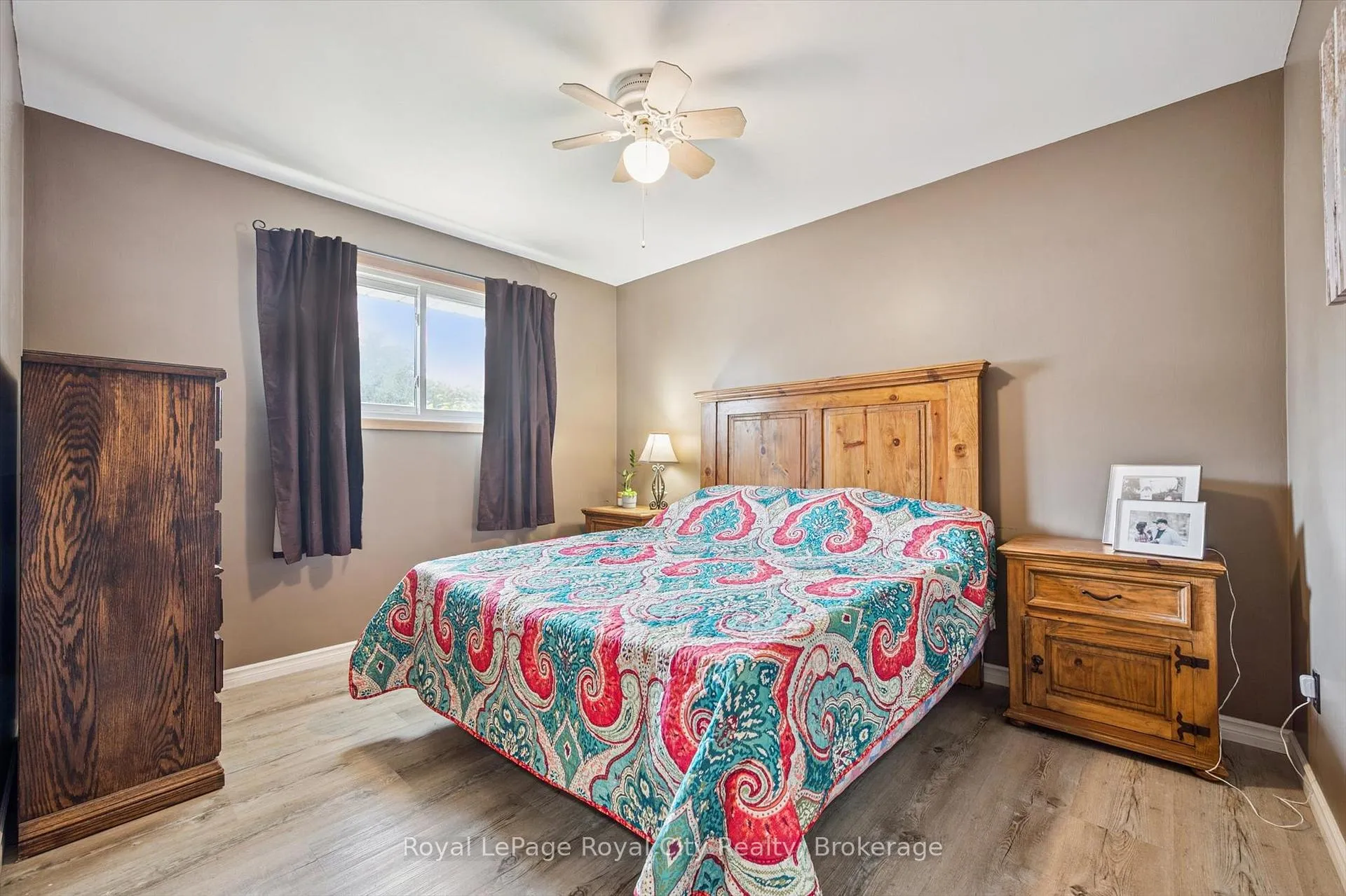 Photo 16 of 24 Julia Drive, Guelph, Junction/Onward Willow — HOMEH
