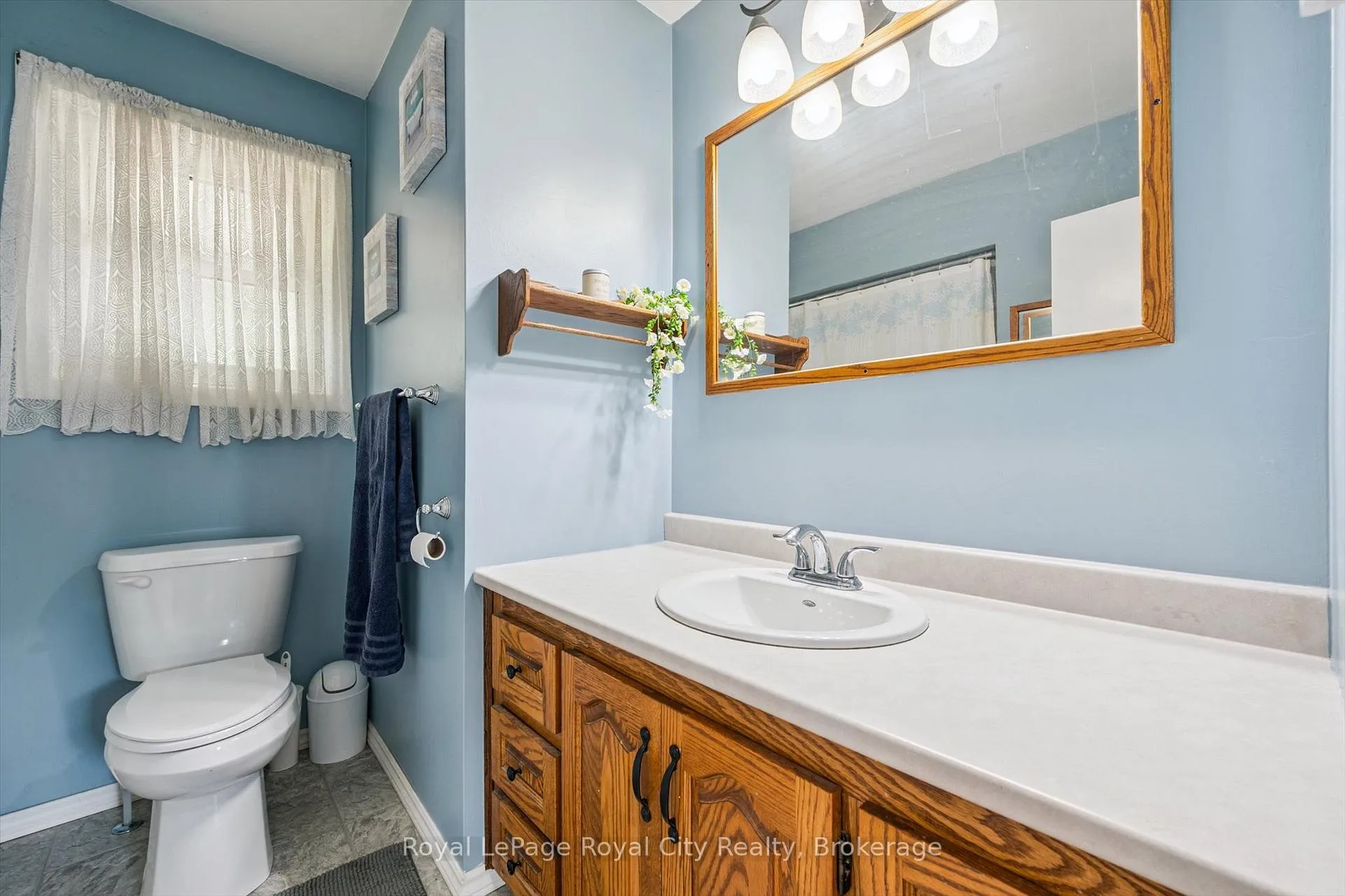 Photo 22 of 24 Julia Drive, Guelph, Junction/Onward Willow — HOMEH