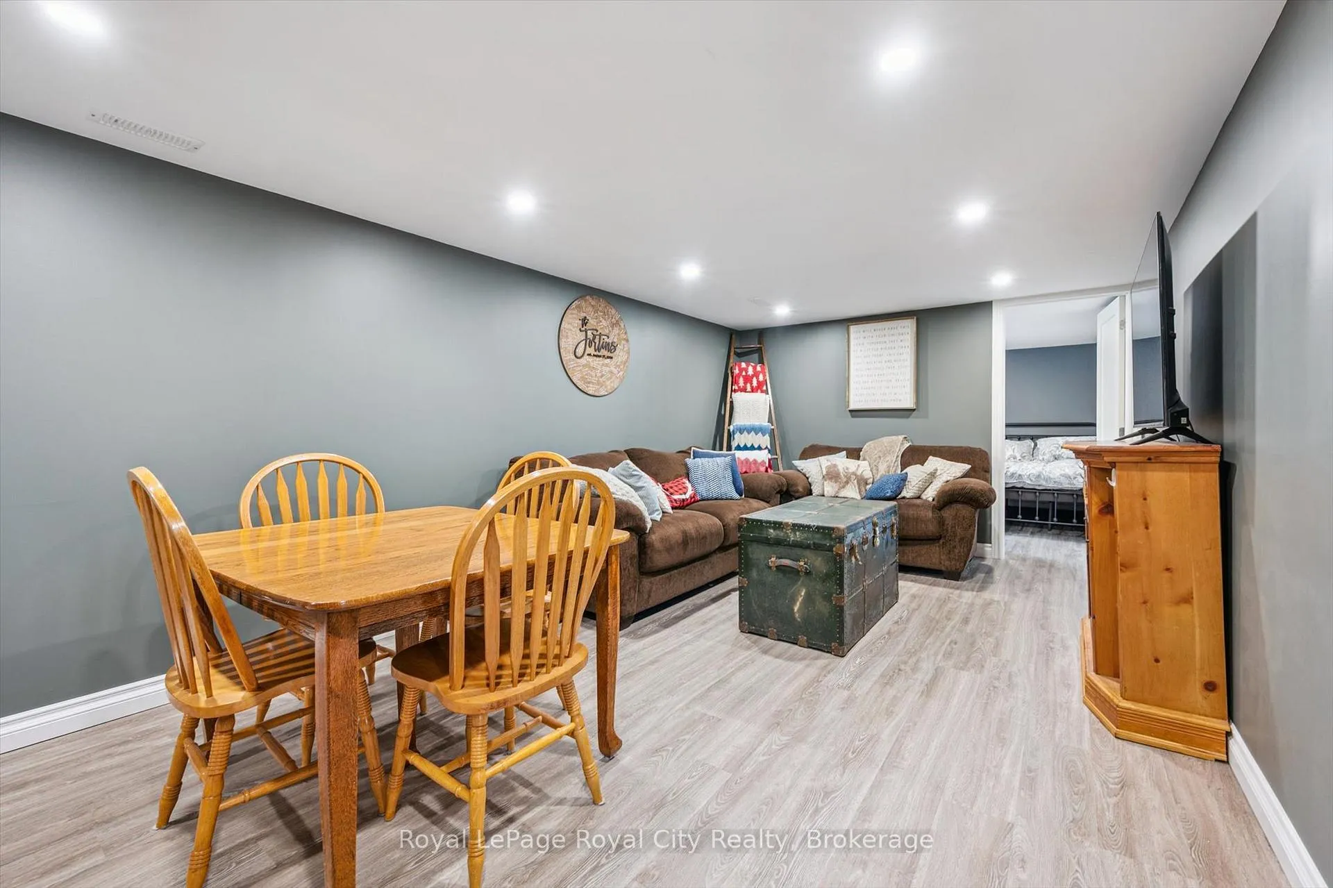 Photo 25 of 24 Julia Drive, Guelph, Junction/Onward Willow — HOMEH