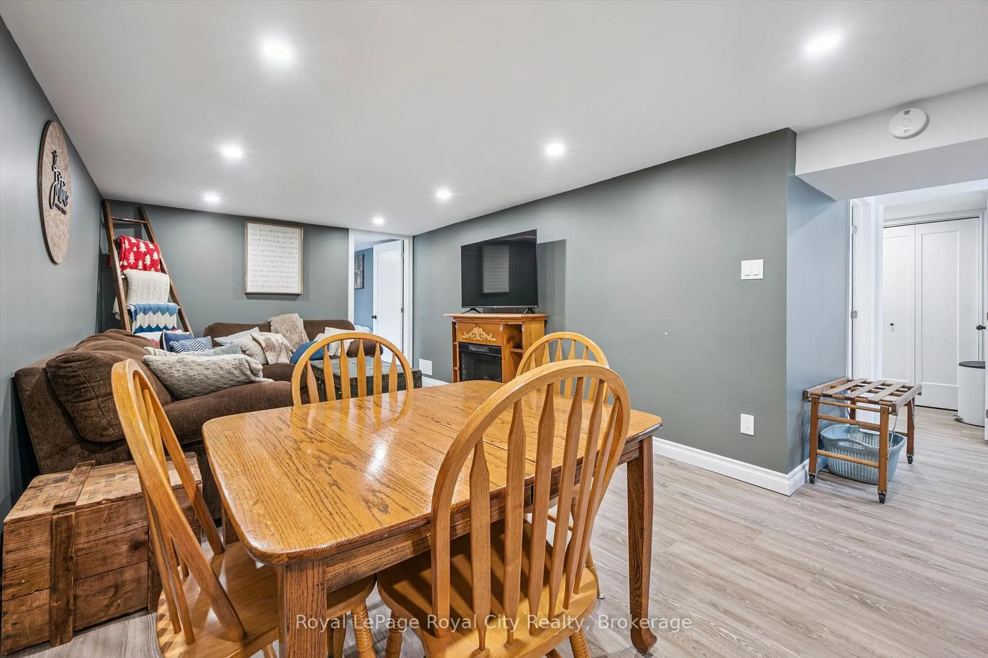 Photo 26 of 24 Julia Drive, Guelph, Junction/Onward Willow — HOMEH
