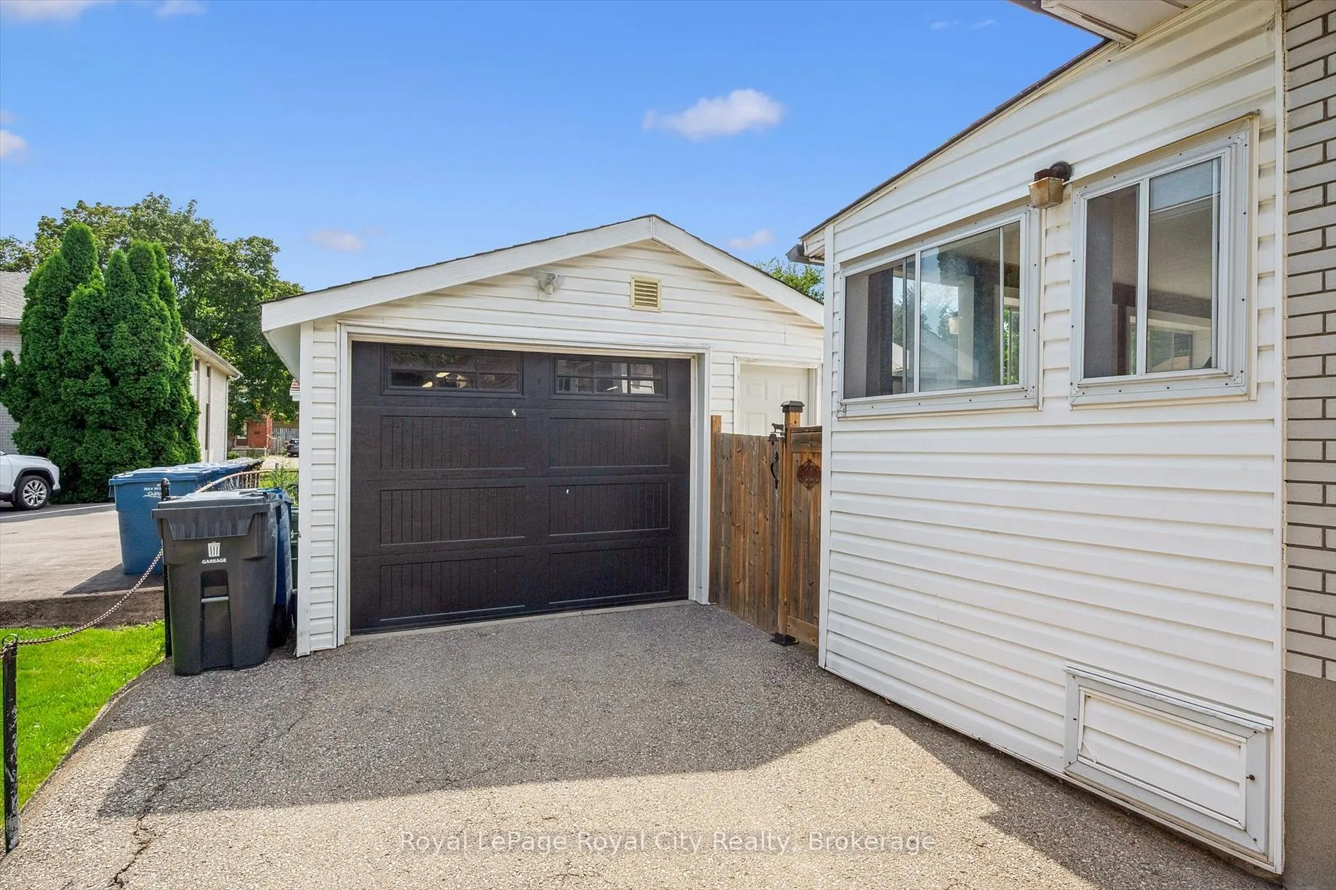 Photo 33 of 24 Julia Drive, Guelph, Junction/Onward Willow — HOMEH