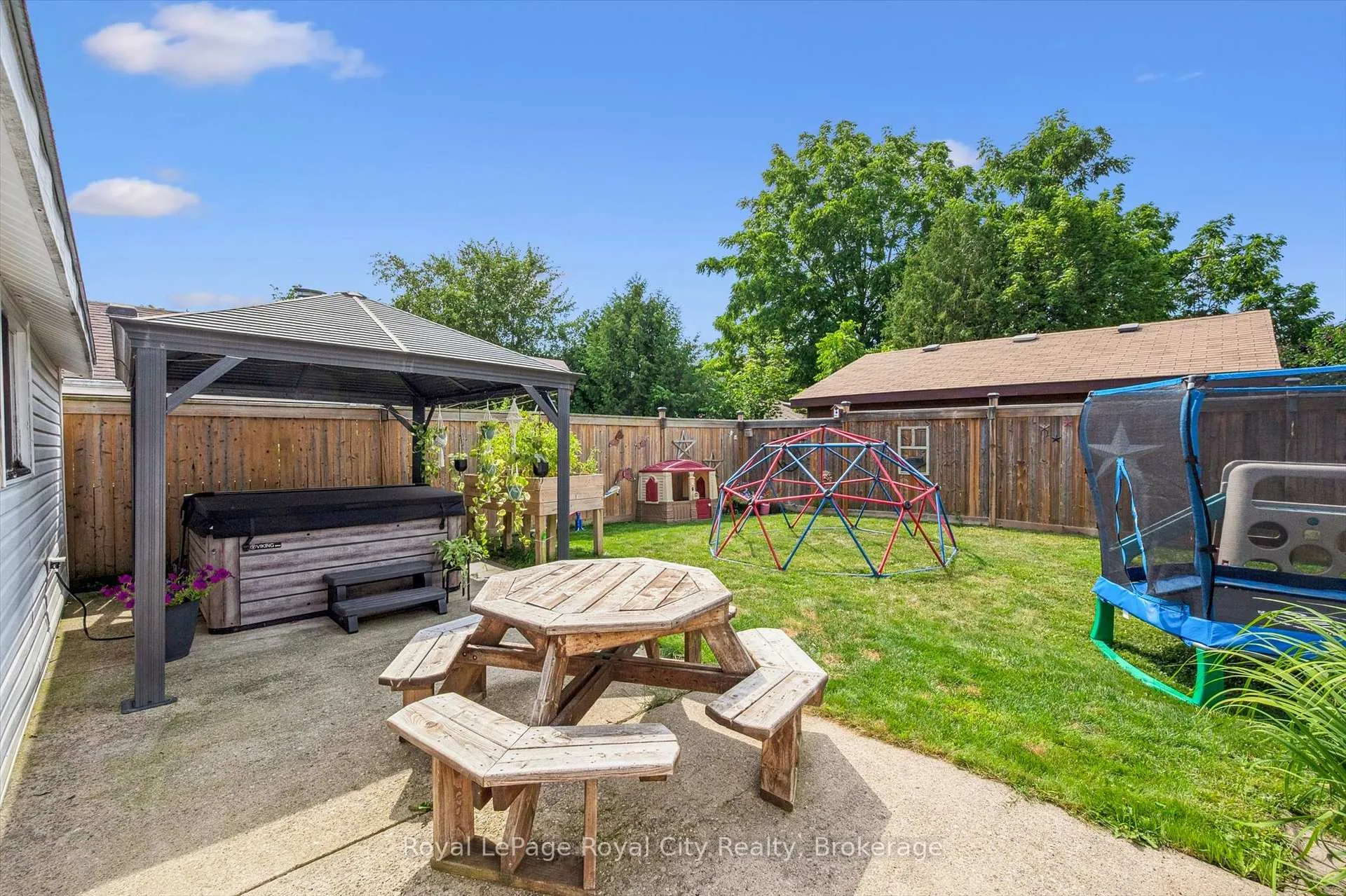 Photo 34 of 24 Julia Drive, Guelph, Junction/Onward Willow — HOMEH