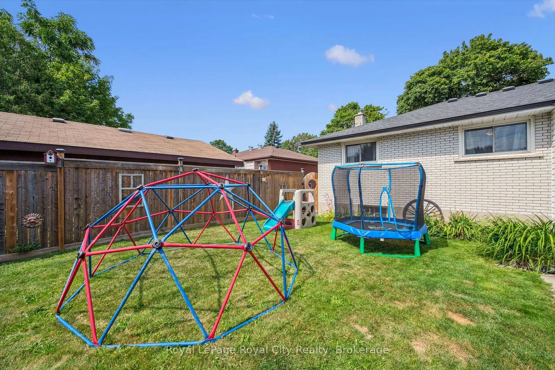 Photo 35 of 24 Julia Drive, Guelph, Junction/Onward Willow — HOMEH