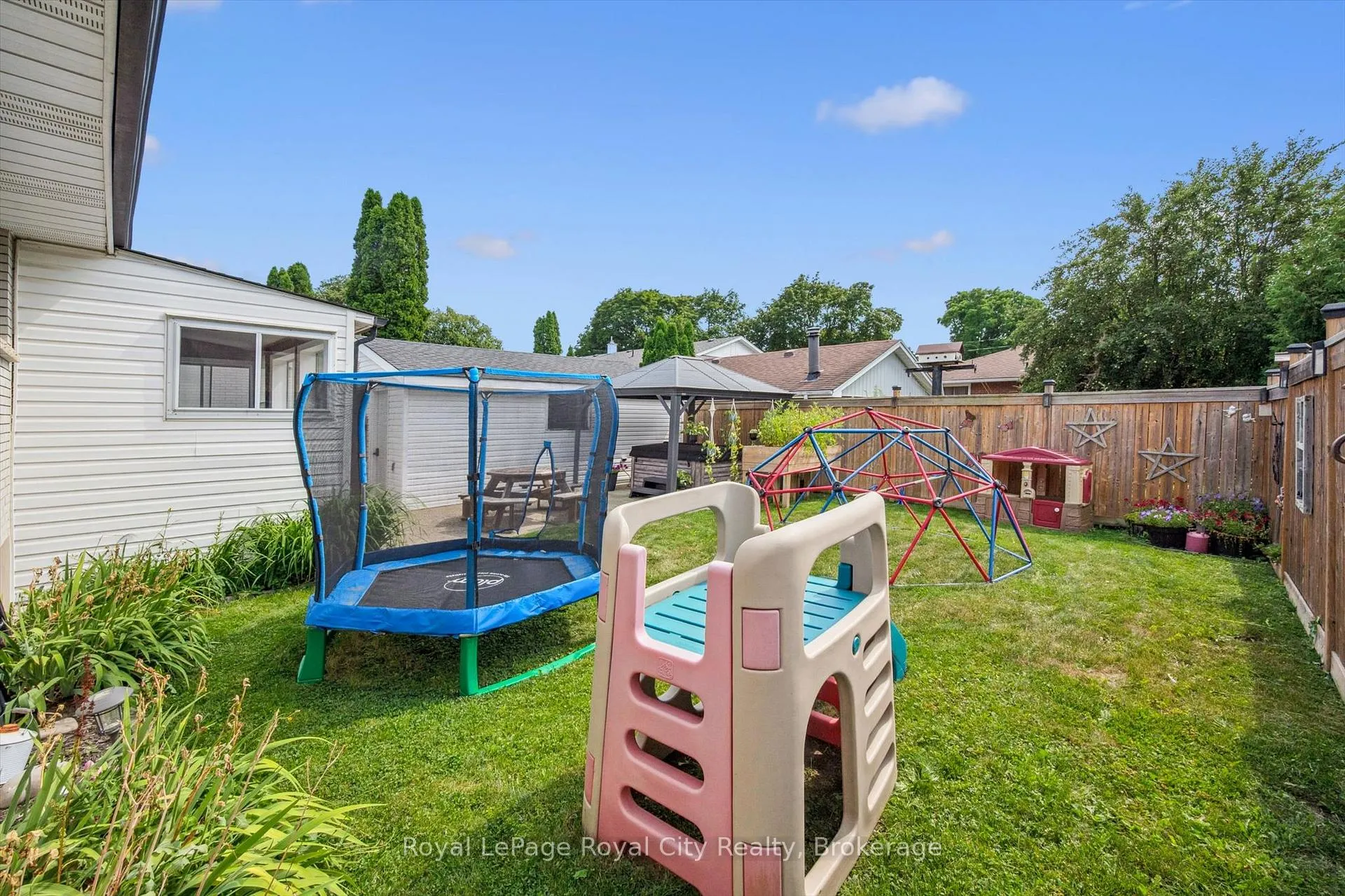 Photo 36 of 24 Julia Drive, Guelph, Junction/Onward Willow — HOMEH