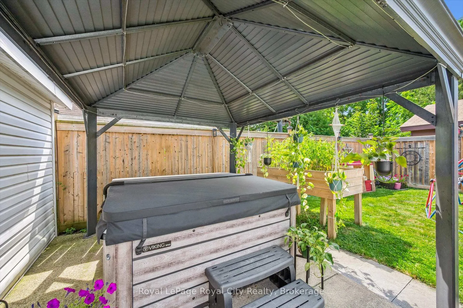 Photo 39 of 24 Julia Drive, Guelph, Junction/Onward Willow — HOMEH