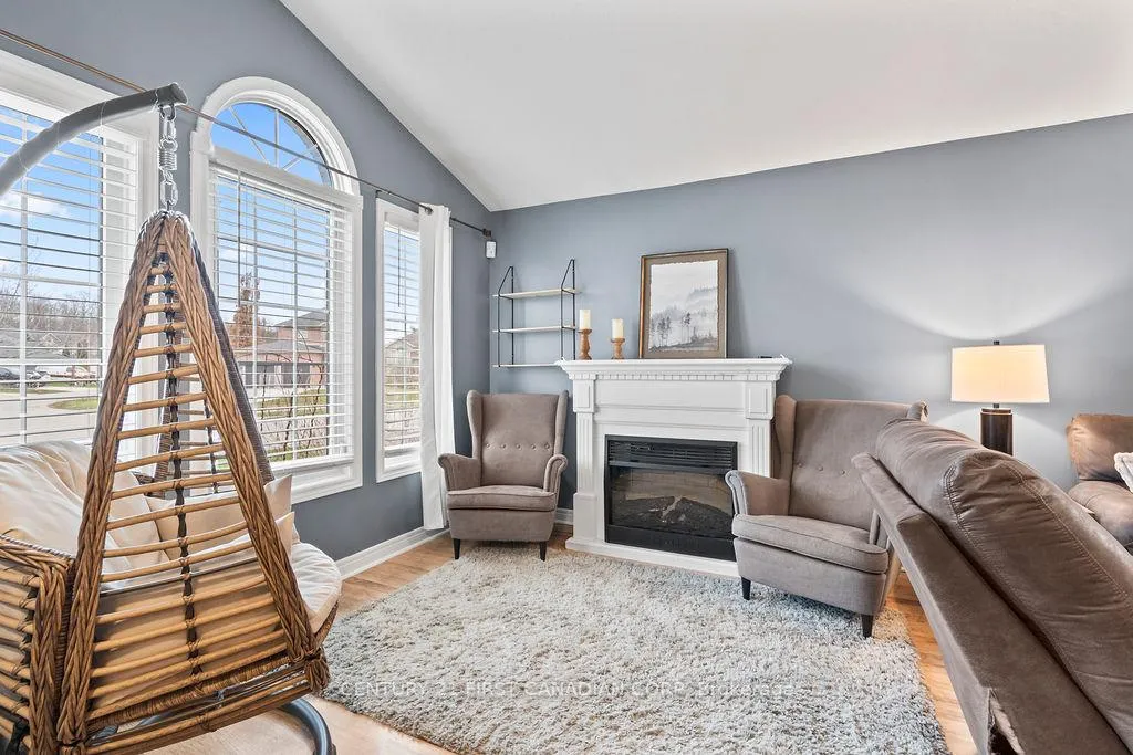 Photo 3 of 17 Cottonwood Drive, St. Thomas — HOMEH